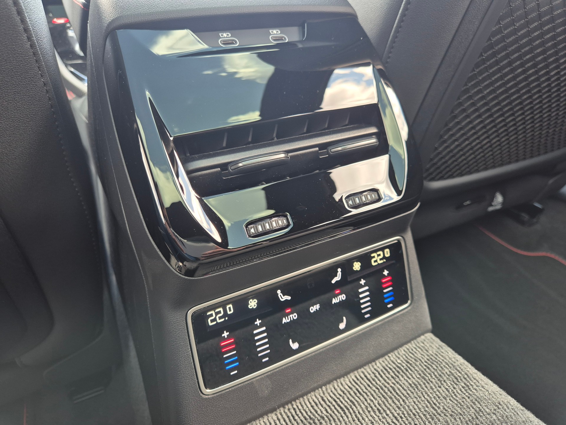 AUDI A6 Avant TFSI quattro 270 kW S tronic-image-18