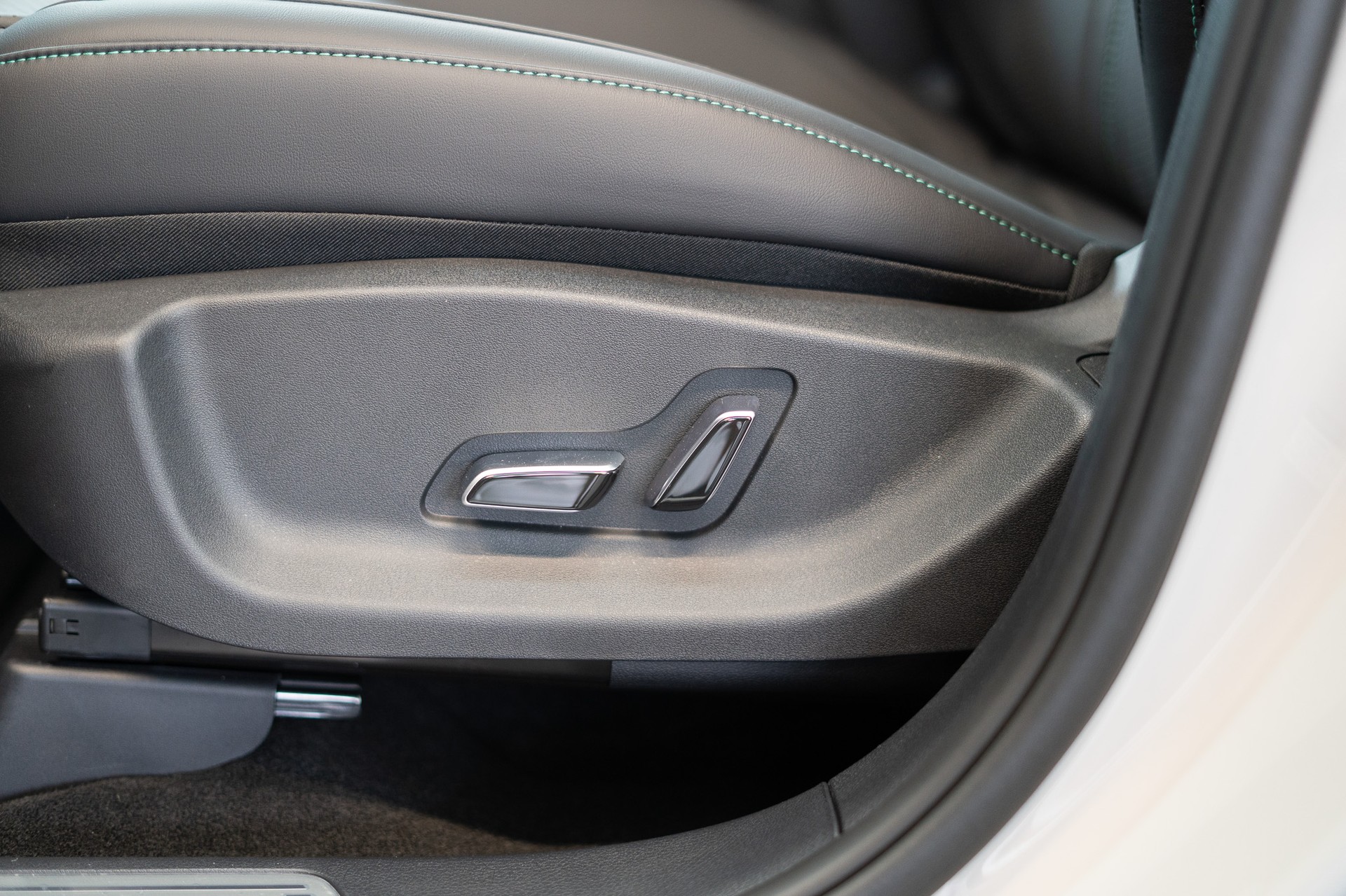 BYD Seal U DM-i Boost / Panorama / Head-Up Display / 360° Kamera-image-25