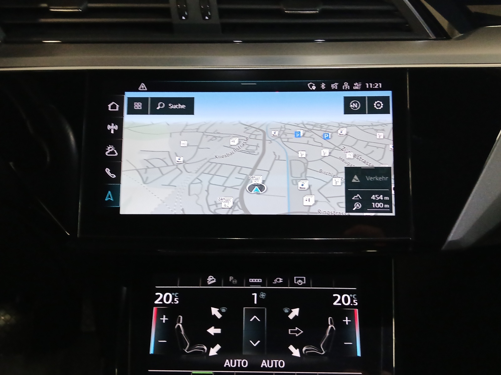 AUDI e-tron 55 S Line quattro-image-11
