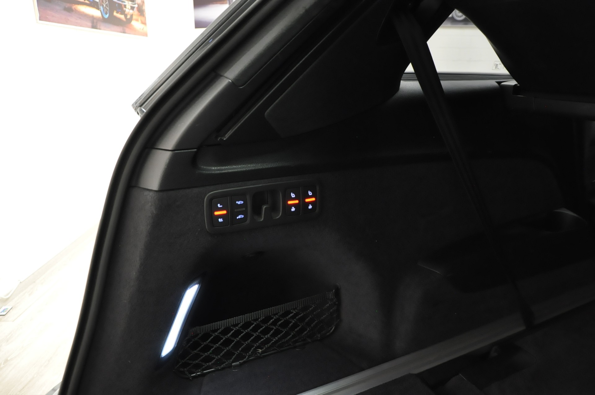 AUDI Q7 50 TDI quattro S Line tiptronic-image-28