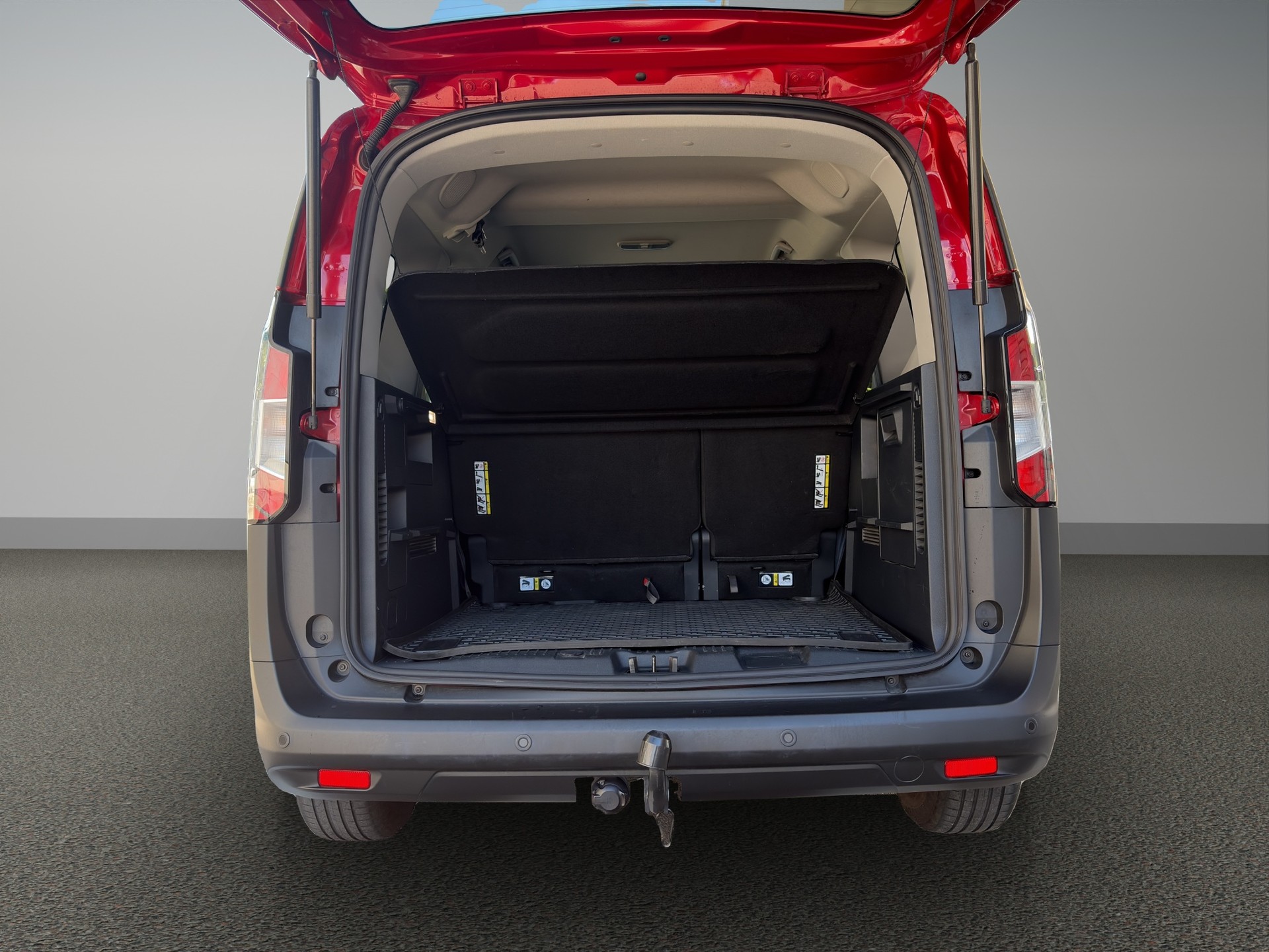 FORD Tourneo Courier 1.0 EcoBoost Titanium-image-8
