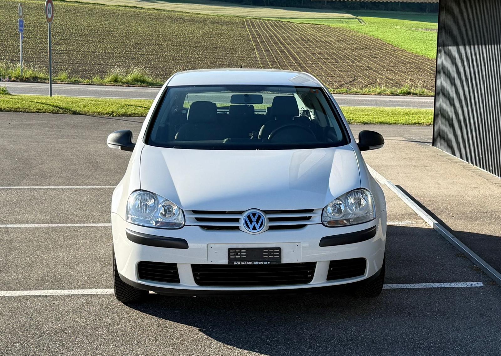 VW Golf 1.6 FSI Trendline-image-1