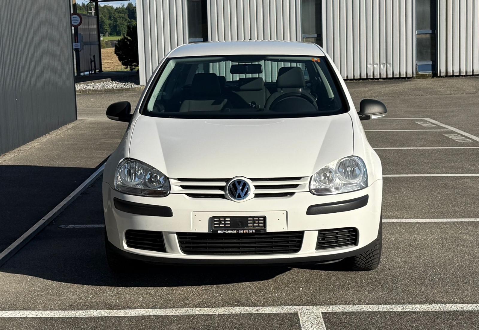 VW Golf 1.6 FSI Trendline-image-4