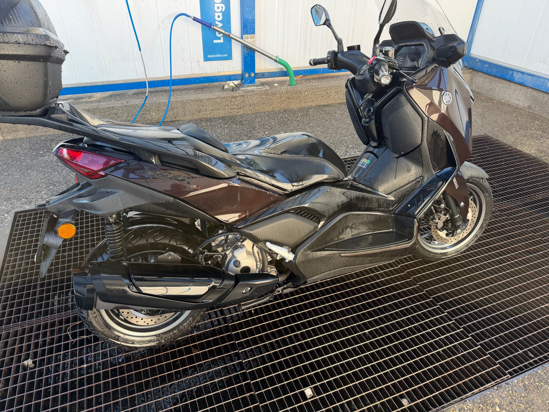 YAMAHA X-Max 300 Tech Max+-image-3