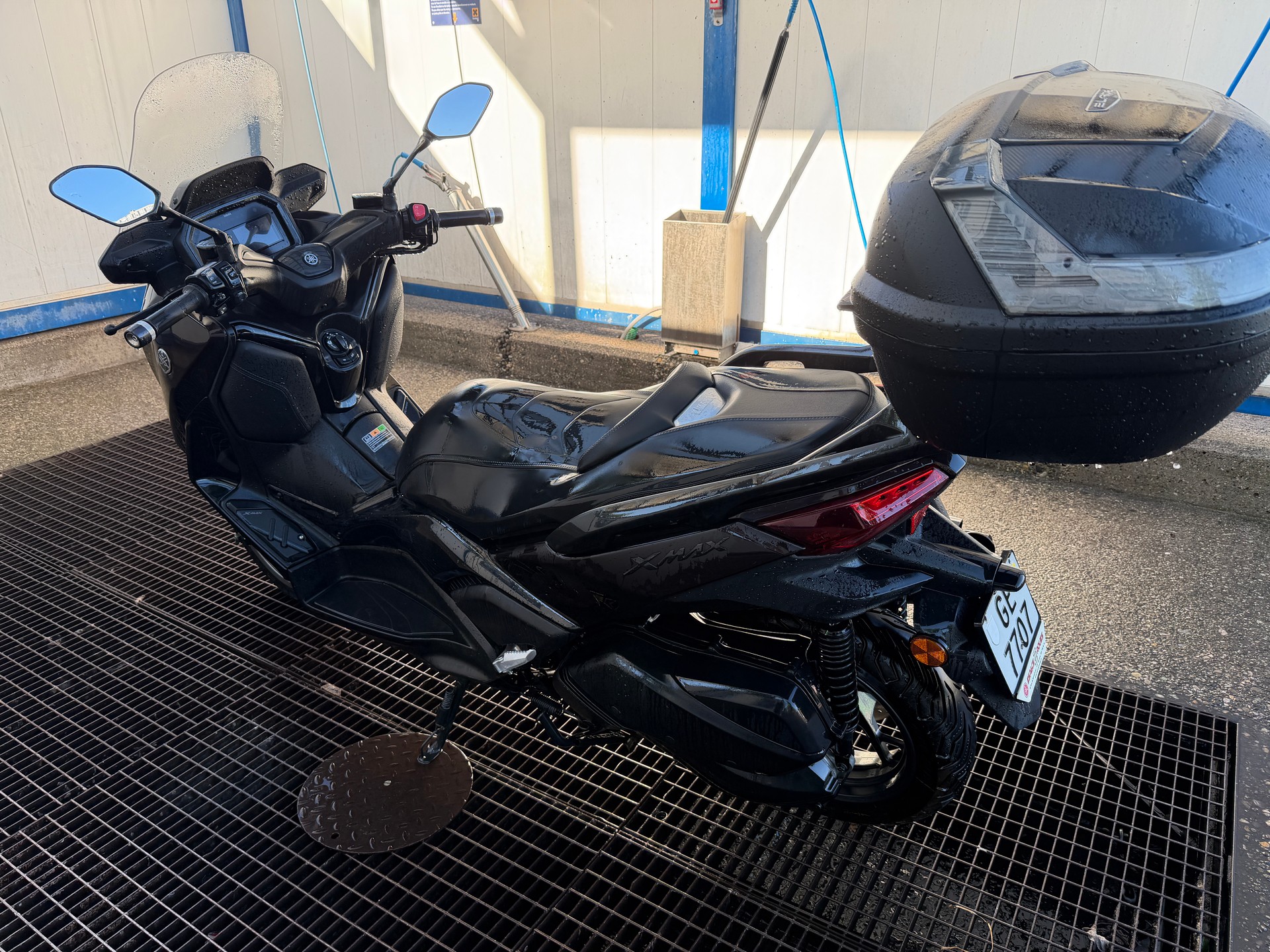 YAMAHA X-Max 300 Tech Max+-image-2