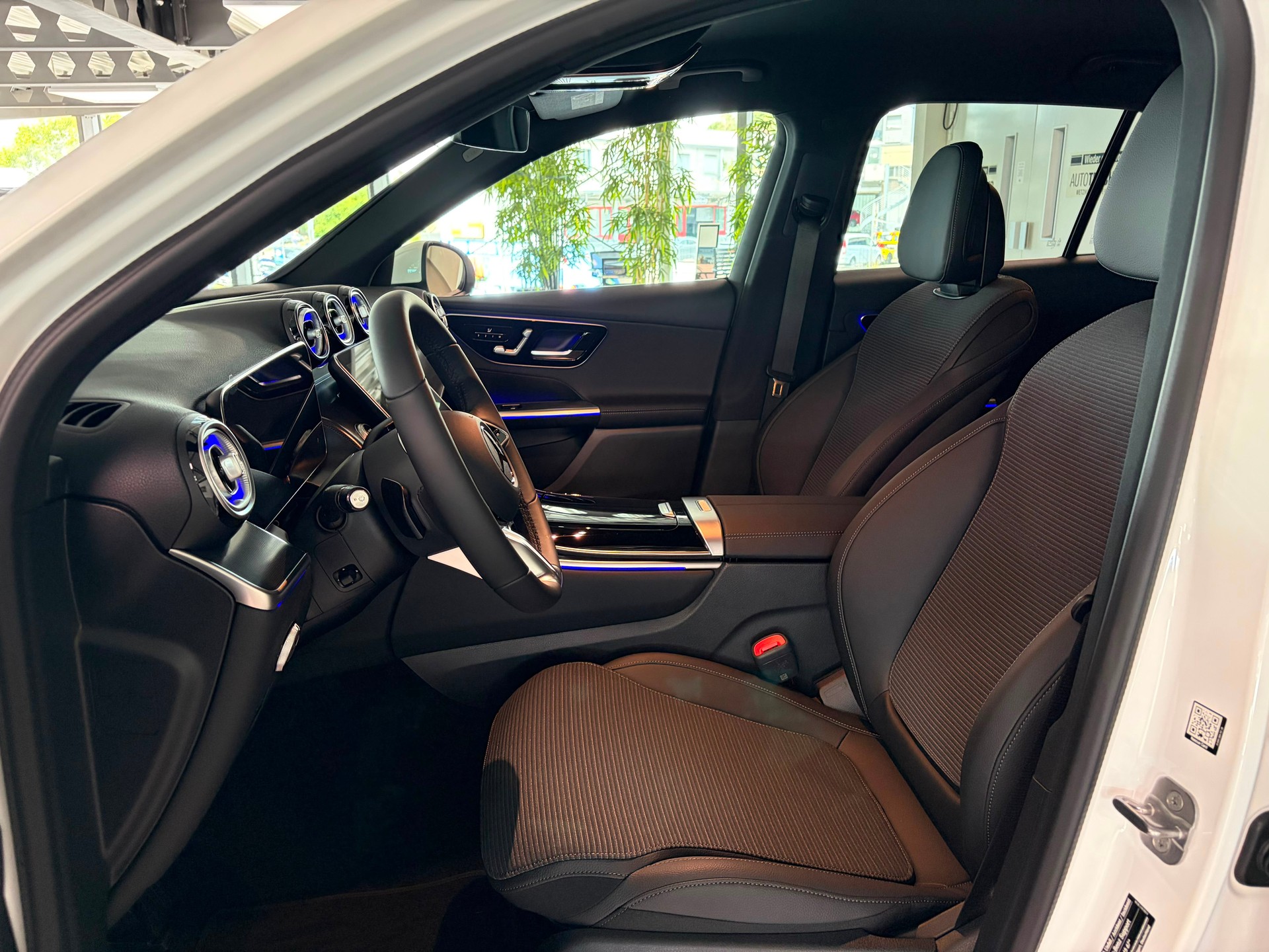 MERCEDES-BENZ GLC 300 e 4Matic 9G-Tronic-image-8