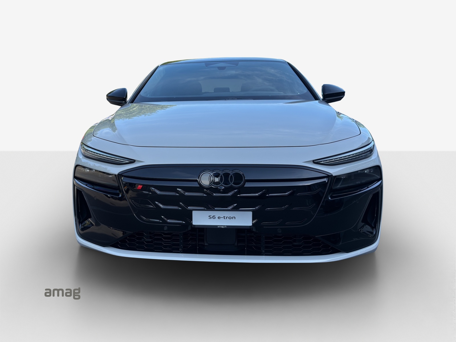 AUDI S6 Avant e-tron quattro-image-12