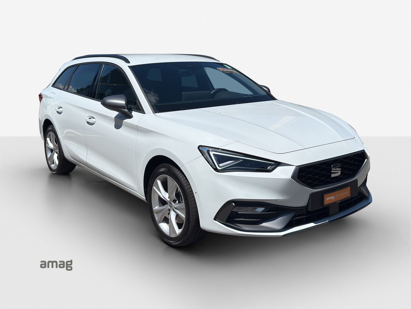 SEAT Leon ST 1.5 eHybrid pHEV DSG FR-image-5