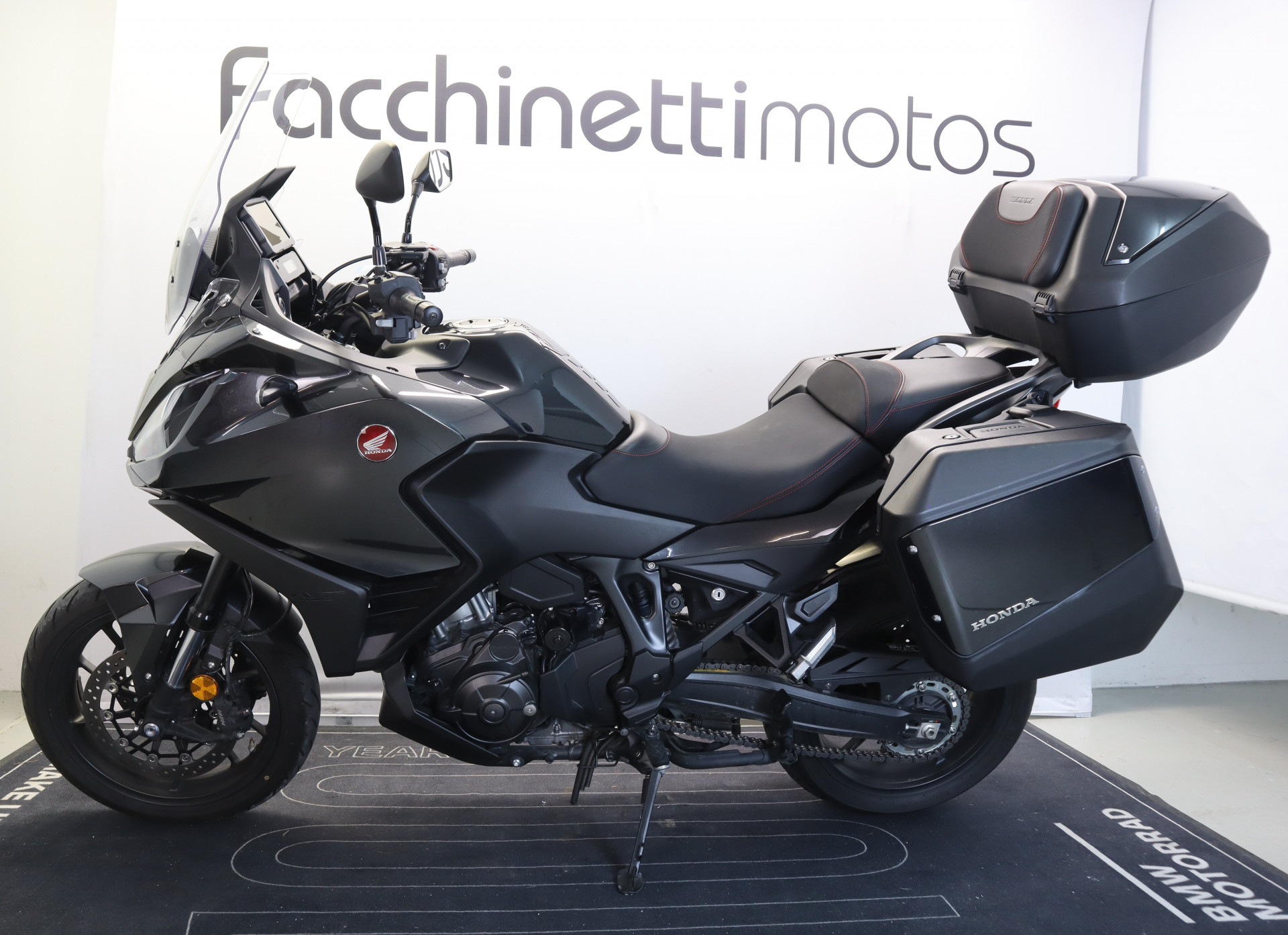 HONDA NT 1100 DCT-image-1