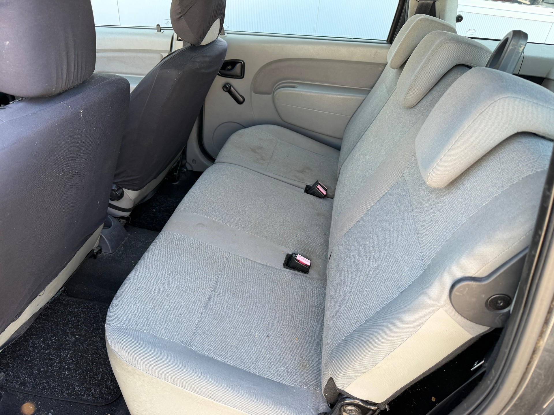 DACIA Logan 1.6 Ambiance-image-12