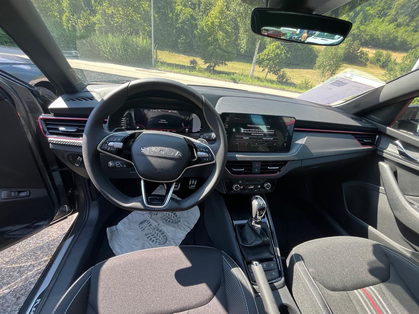 SKODA Kamiq 1.5 TSI Monte Carlo DSG-image-4