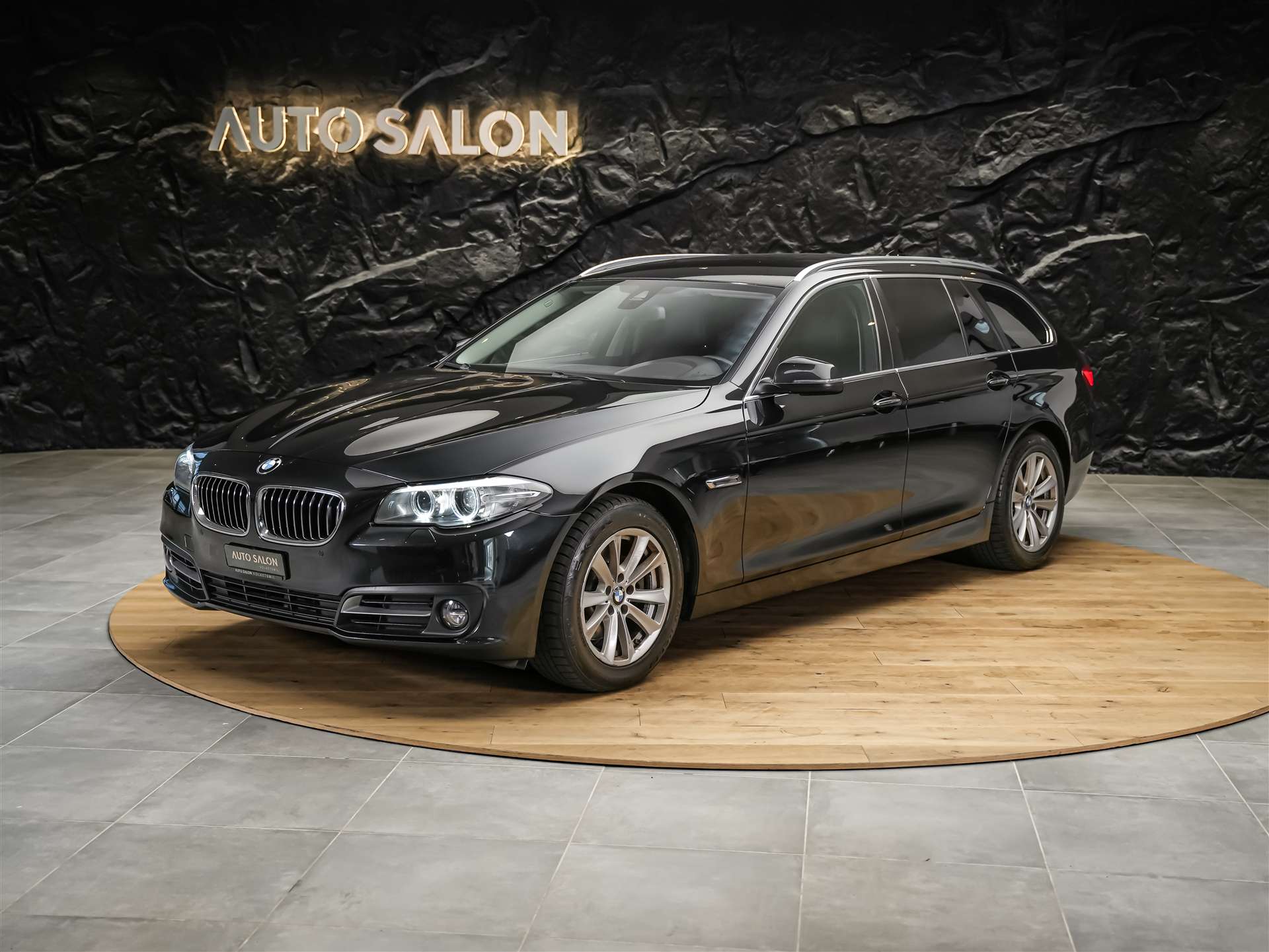 BMW 520d Touring xDrive Steptronic *CH Auto*El. Sitze*Sitzheizung*-showroom-element-1