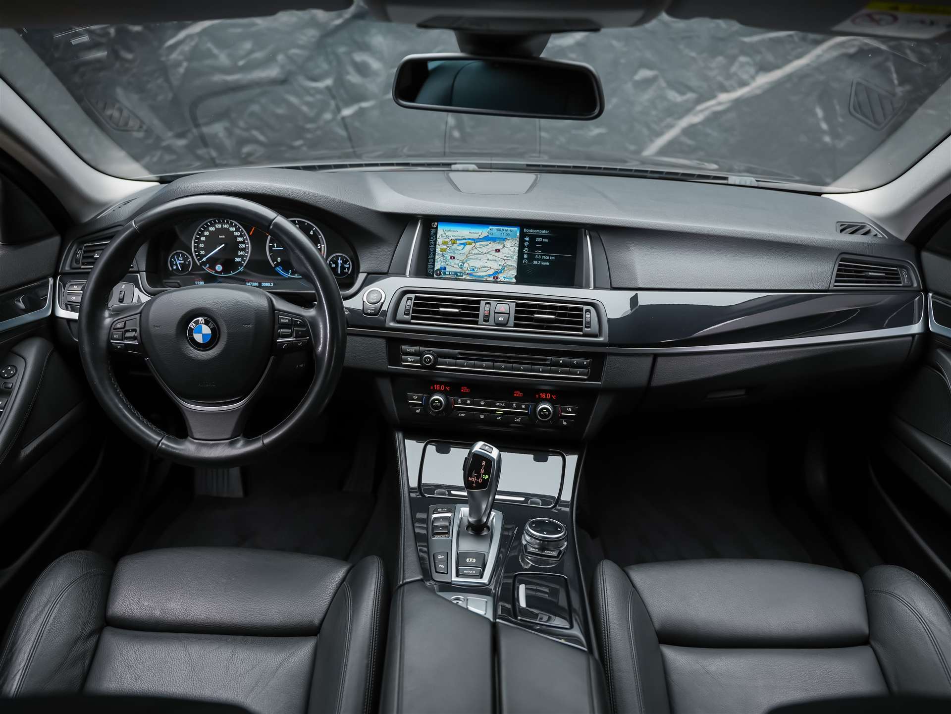 BMW 520d Touring xDrive Steptronic *CH Auto*El. Sitze*Sitzheizung*-image-18