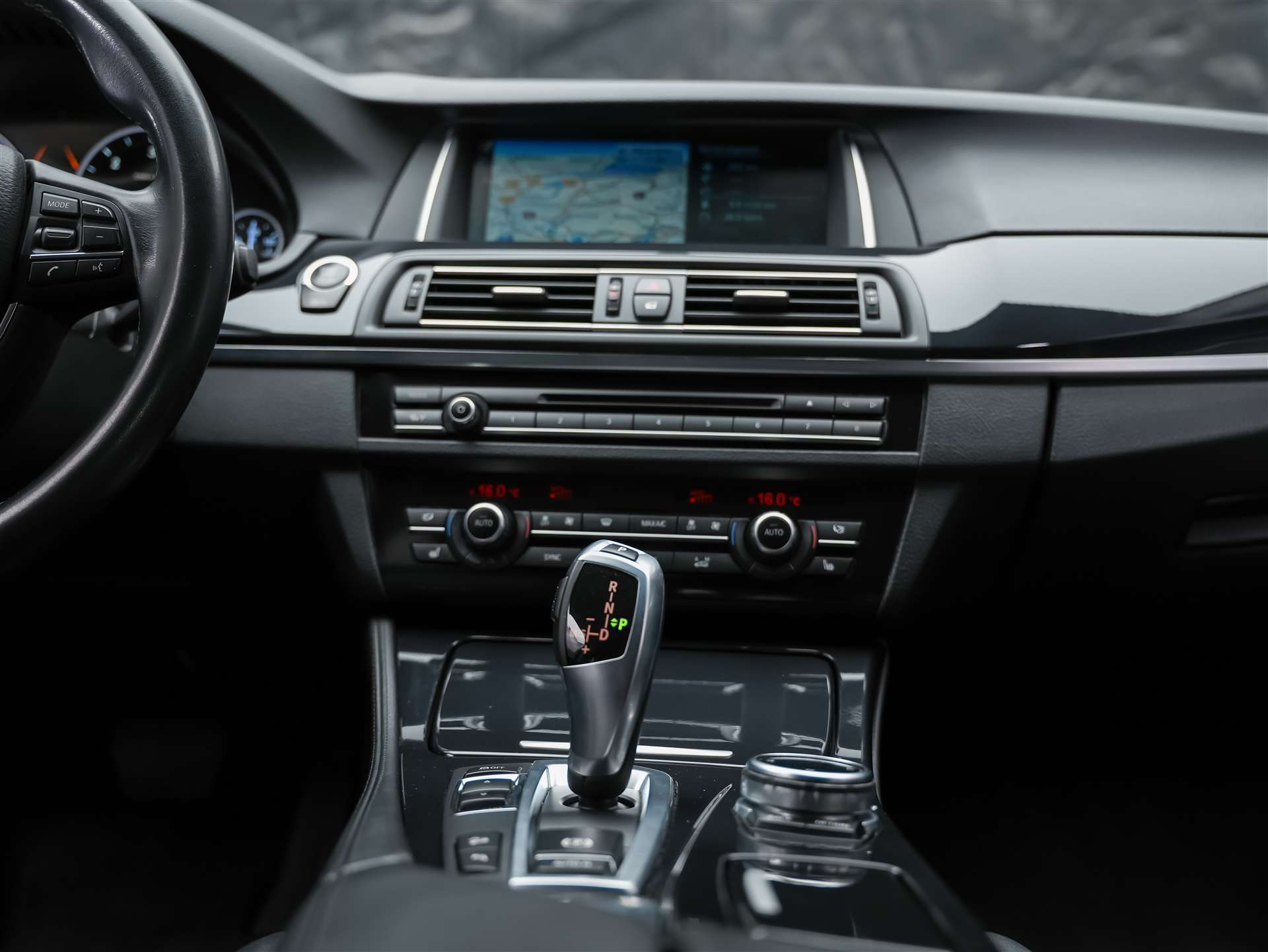 BMW 520d Touring xDrive Steptronic *CH Auto*El. Sitze*Sitzheizung*-image-19
