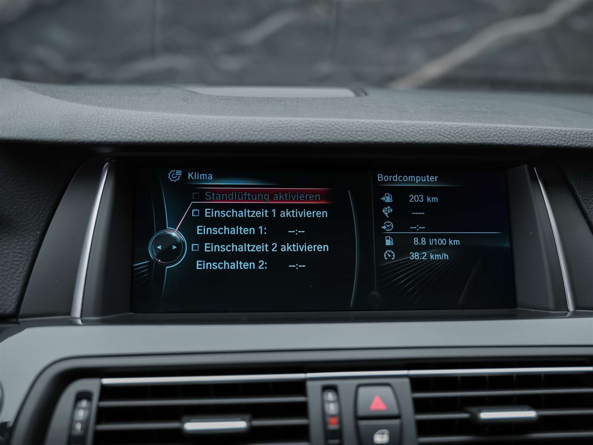 BMW 520d Touring xDrive Steptronic *CH Auto*El. Sitze*Sitzheizung*-image-34