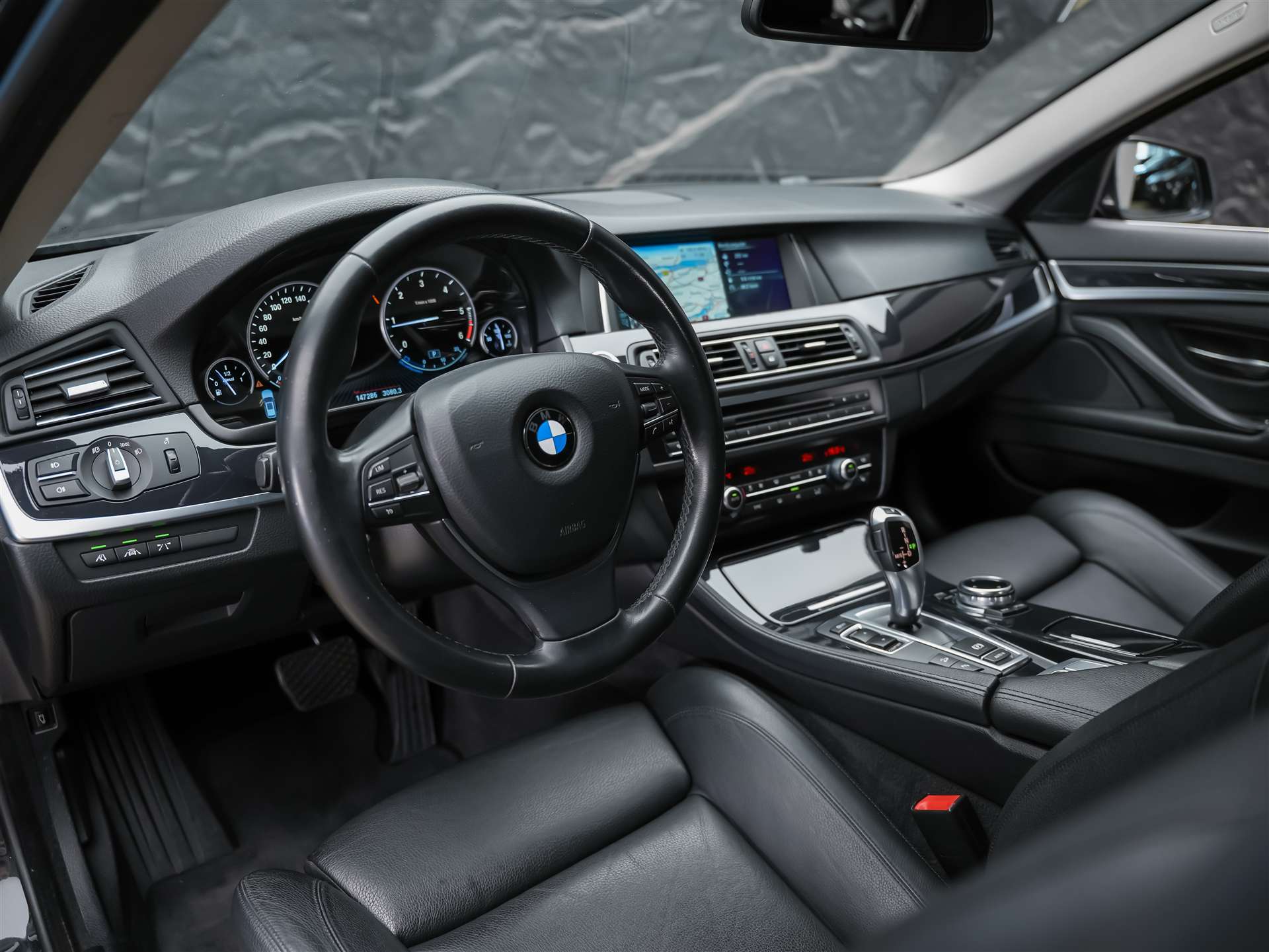 BMW 520d Touring xDrive Steptronic *CH Auto*El. Sitze*Sitzheizung*-image-8