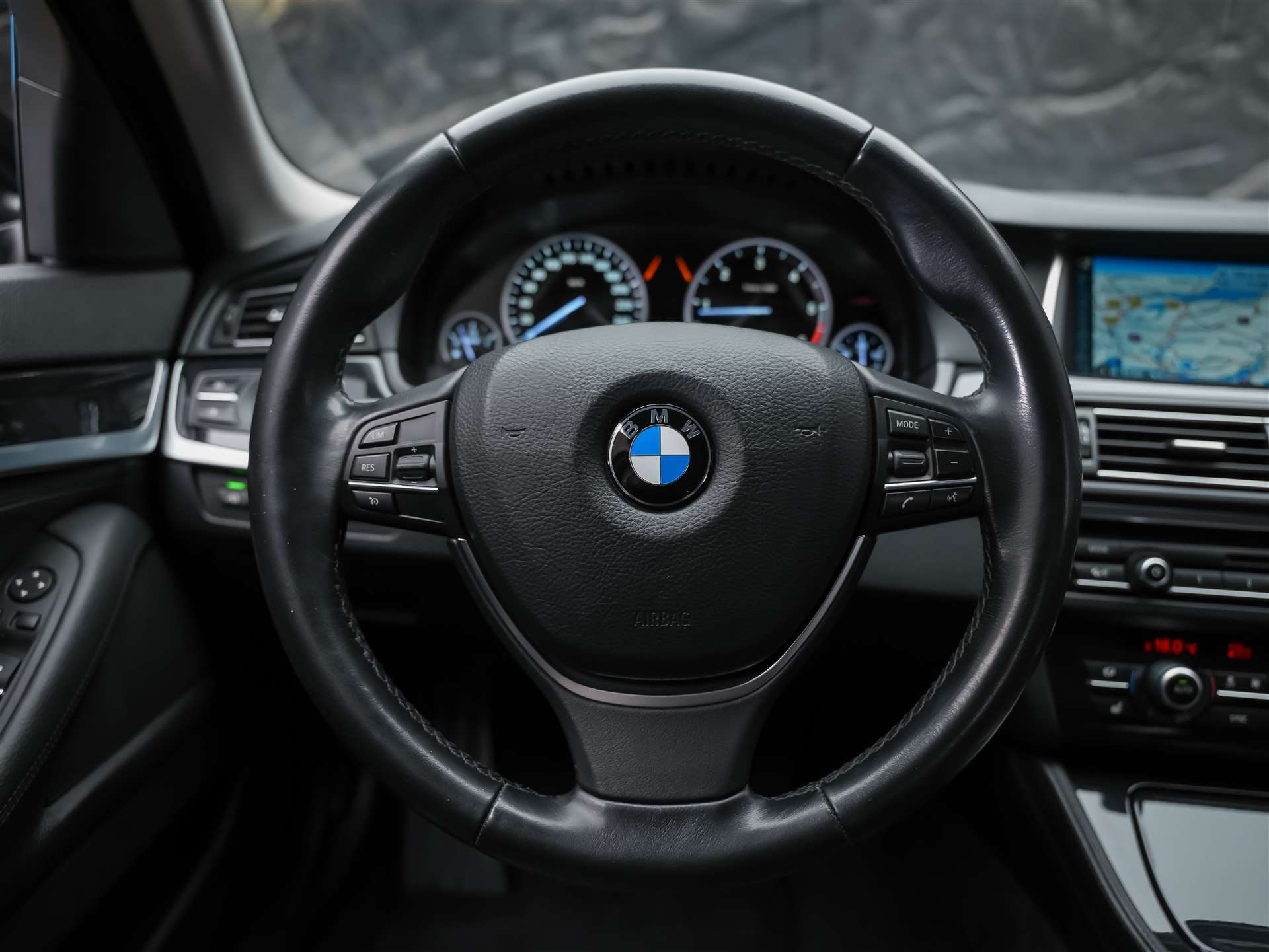 BMW 520d Touring xDrive Steptronic *CH Auto*El. Sitze*Sitzheizung*-image-27