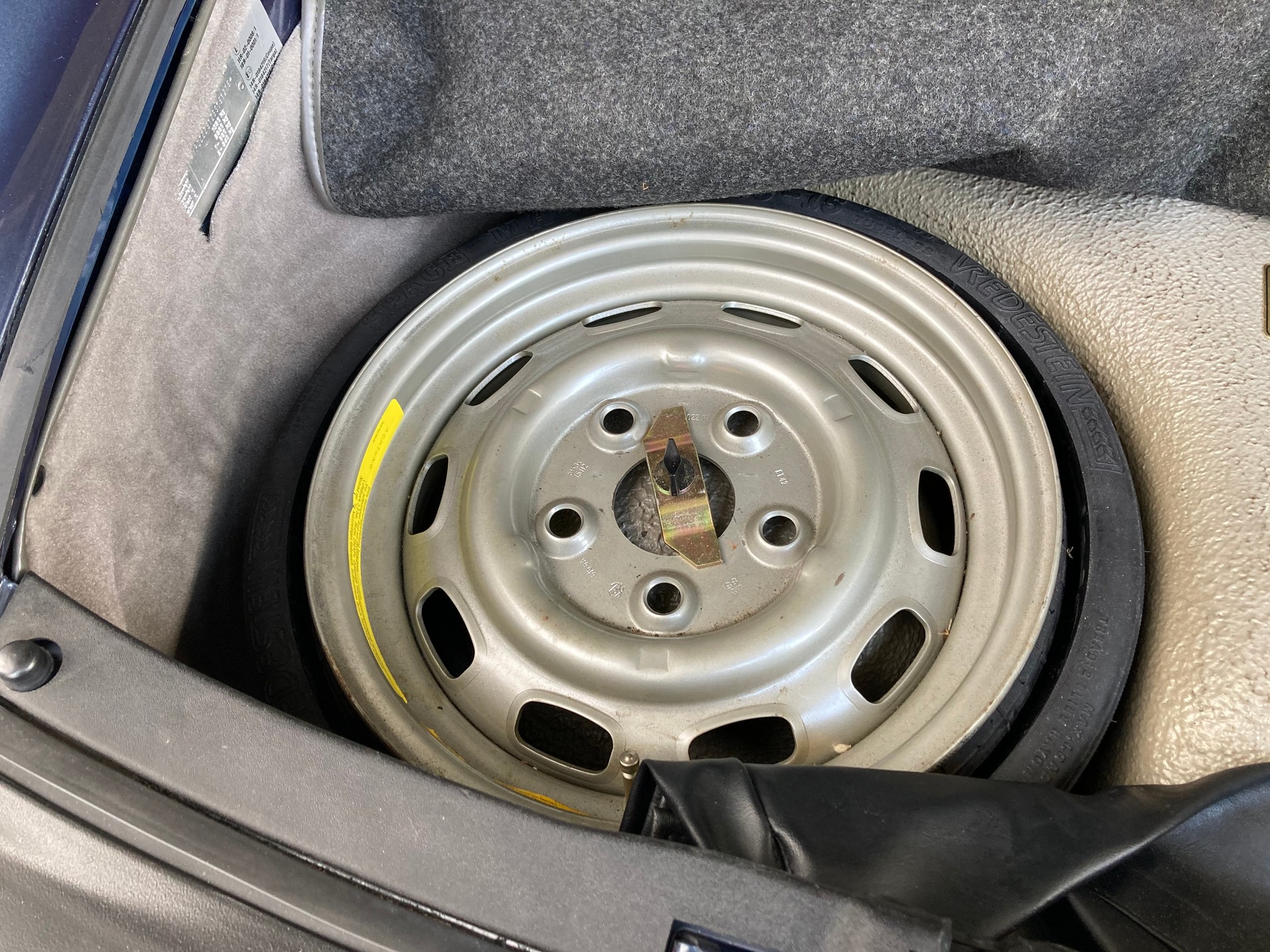 PORSCHE 911 Carrera Cabrio 3.2 G-Model-image-10