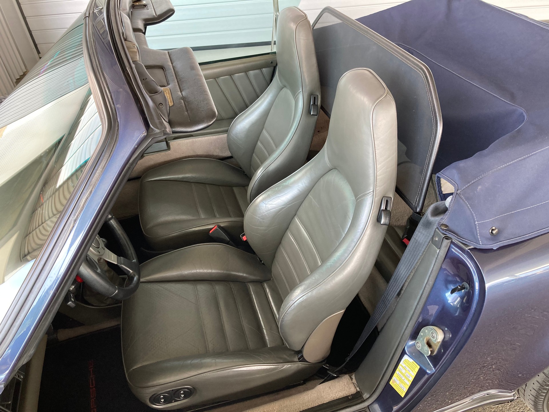 PORSCHE 911 Carrera Cabrio 3.2 G-Model-image-8