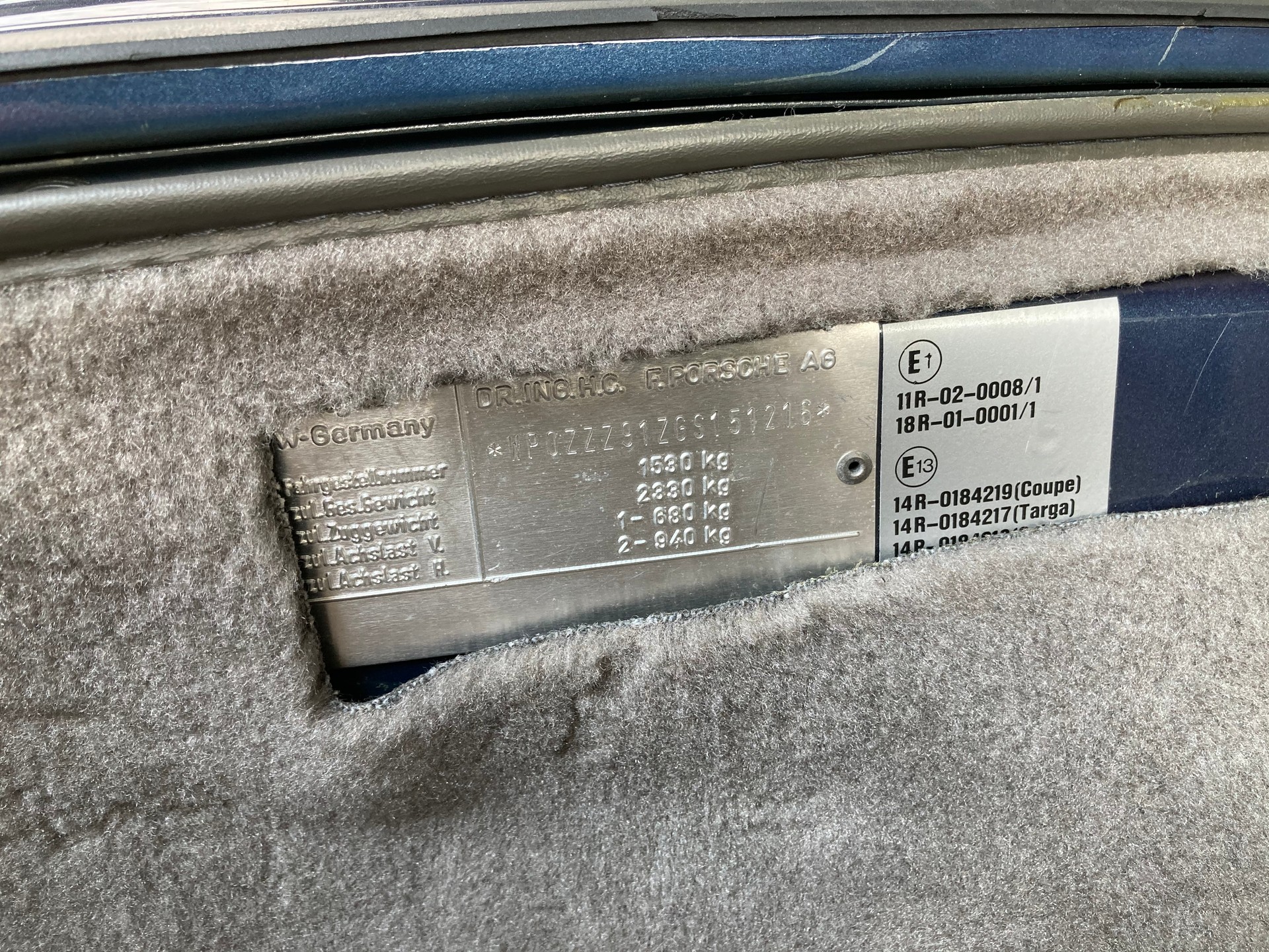 PORSCHE 911 Carrera Cabrio 3.2 G-Model-image-11