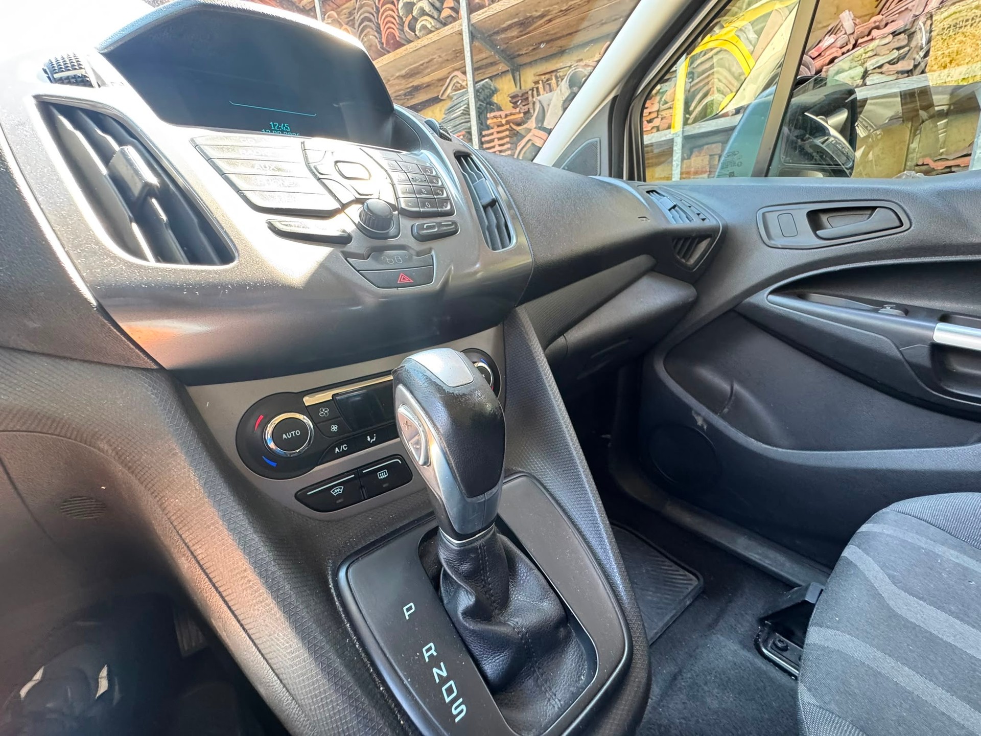 FORD Grand Tourneo Connect 1.6 SCTi Titanium Automatic-image-8