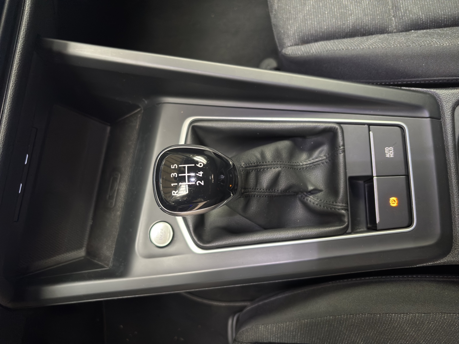 VW Golf 1.5 TSI ACT Life-image-11