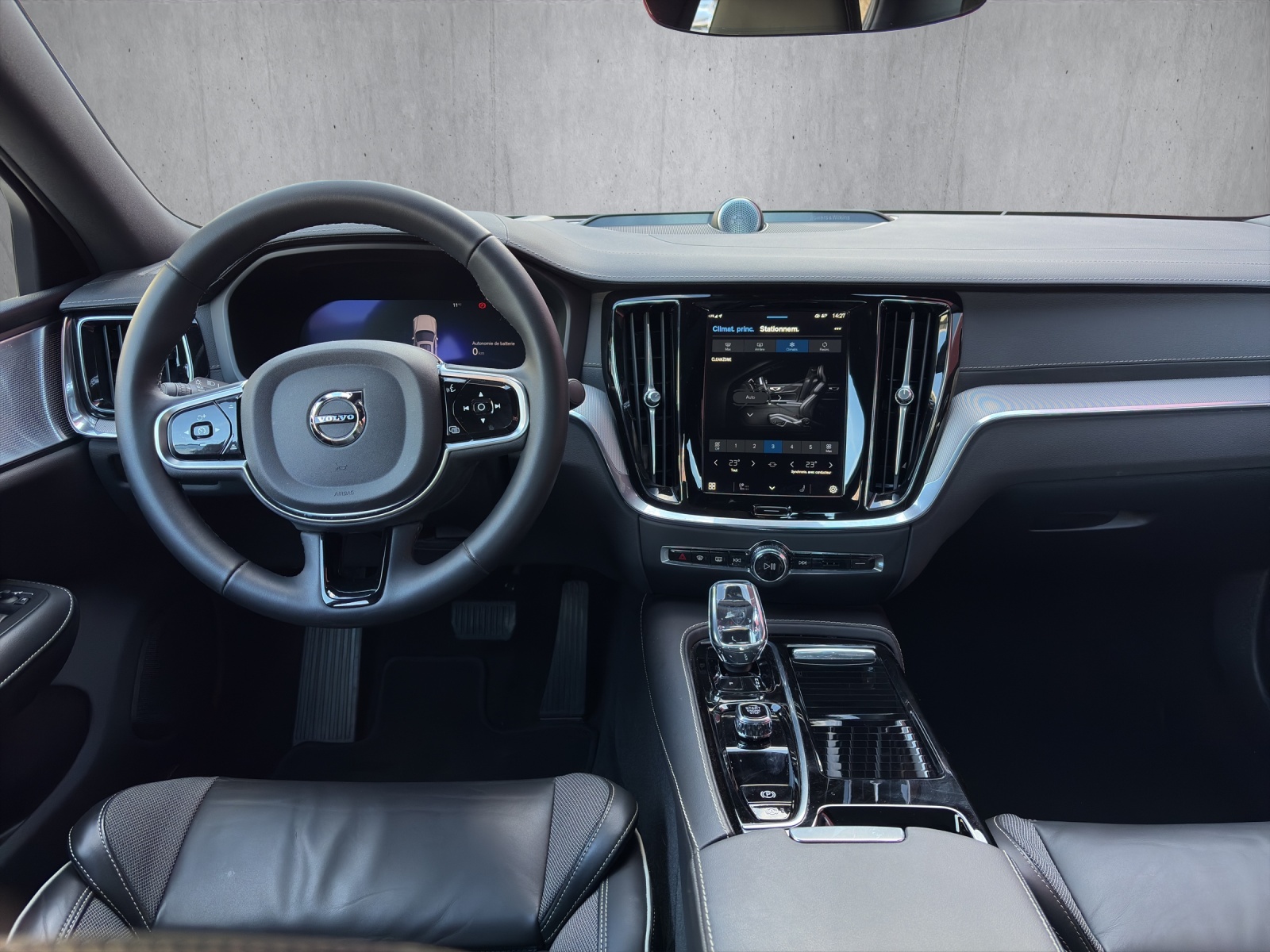 VOLVO S60 2.0 T8 TE Ultimate Dark eAWD-image-11