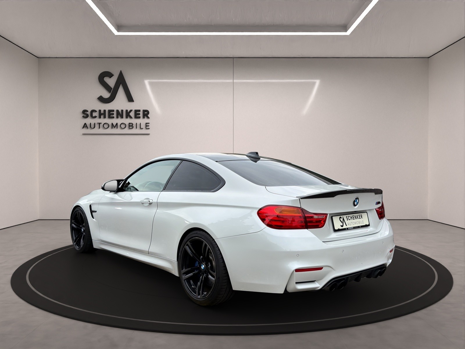 BMW M4 Coupé-showroom-element-2