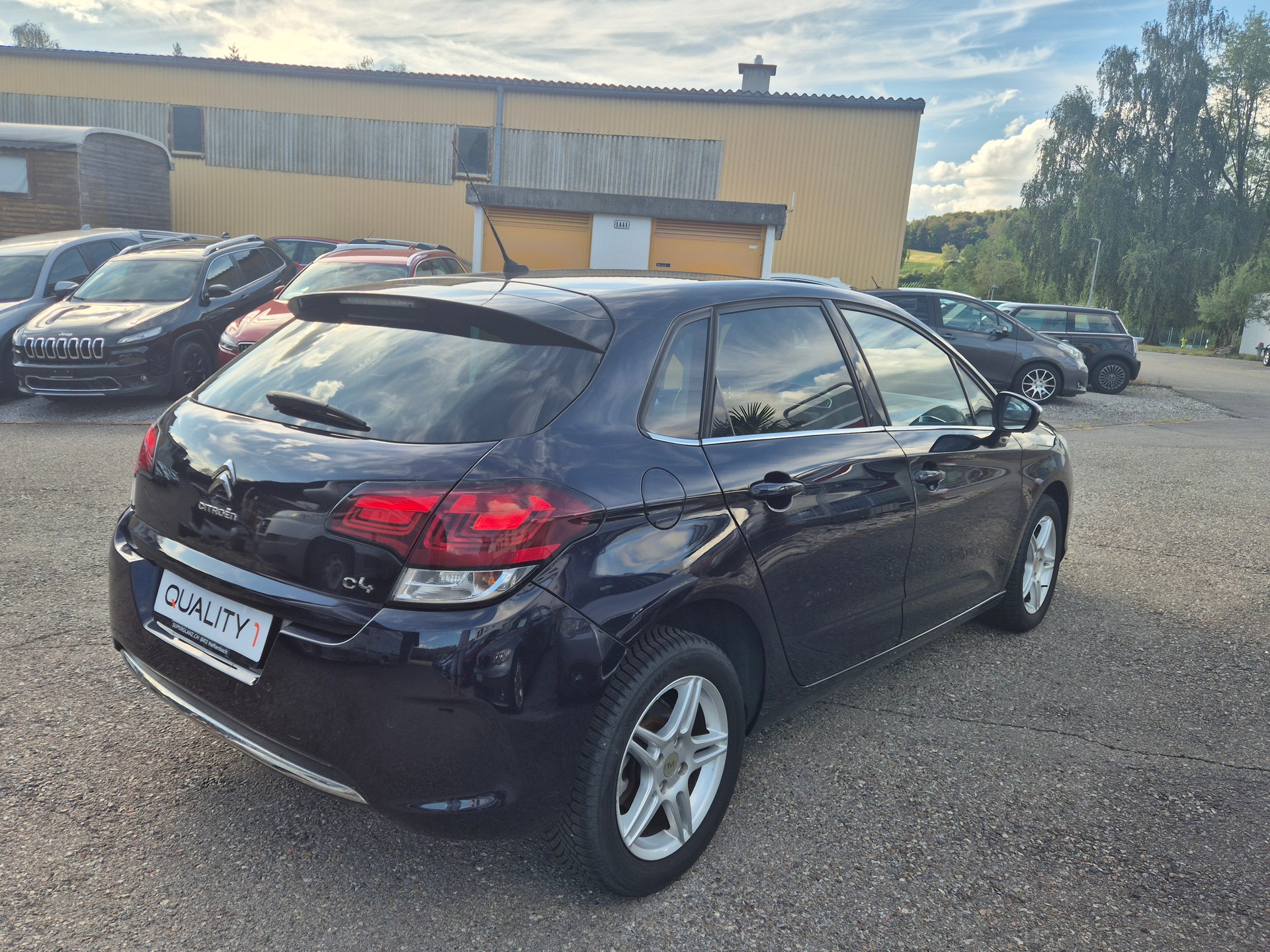 CITROEN C4 1.2 Pure Tech Feel Automatic-showroom-element-2
