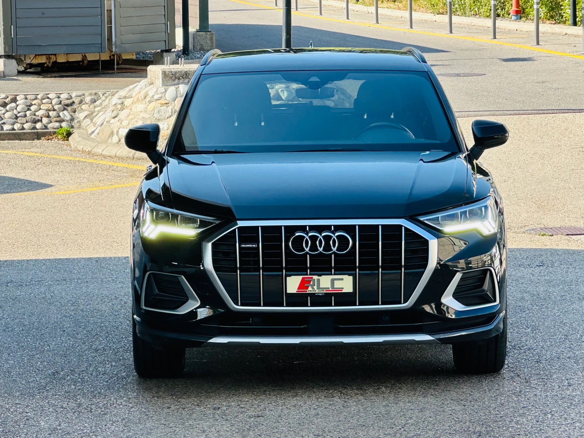 AUDI Q3 40 TDI advanced quattro S-tronic-showroom-element-3