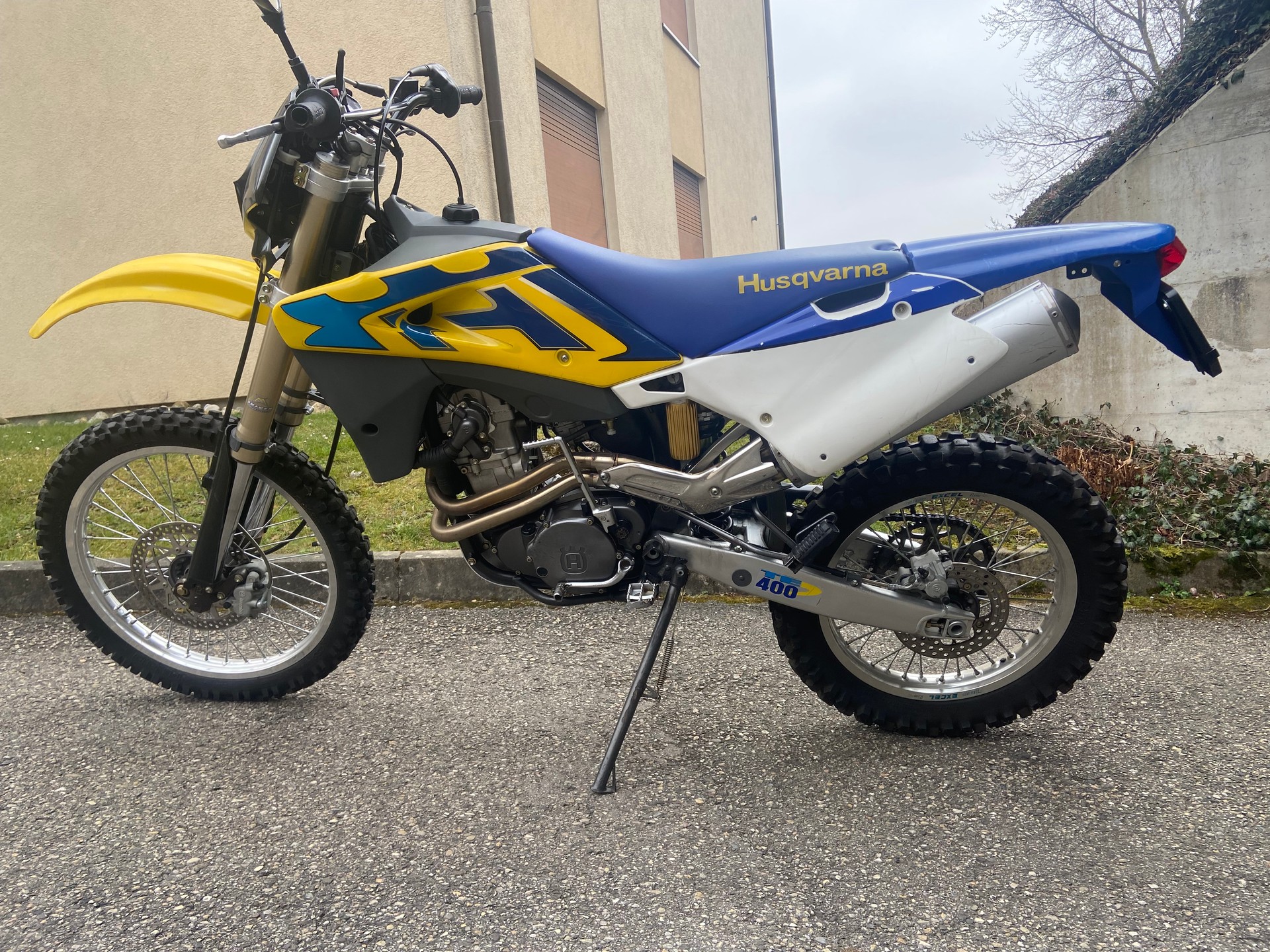 HUSQVARNA TE 400-image-1