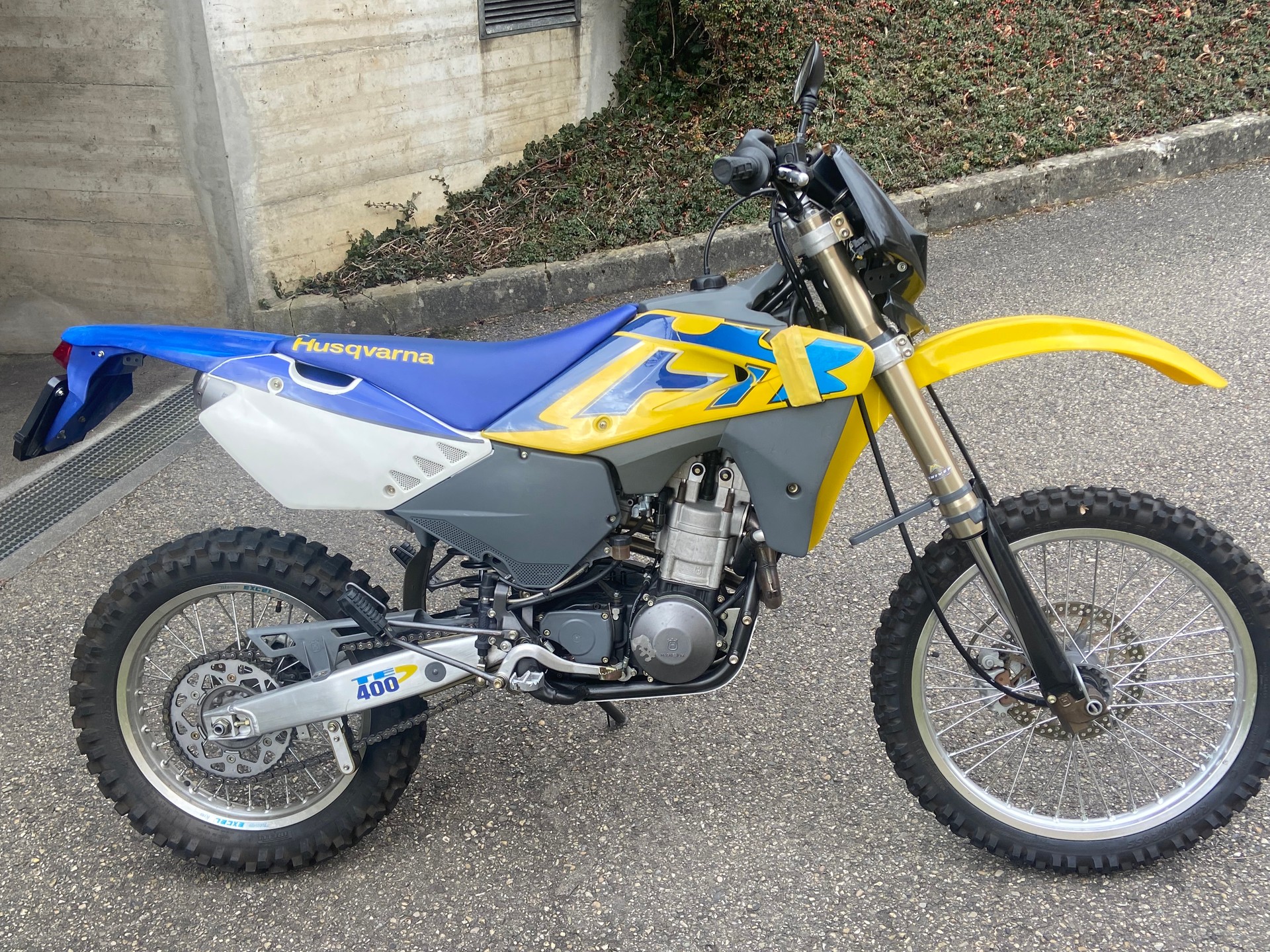 HUSQVARNA TE 400-image-2