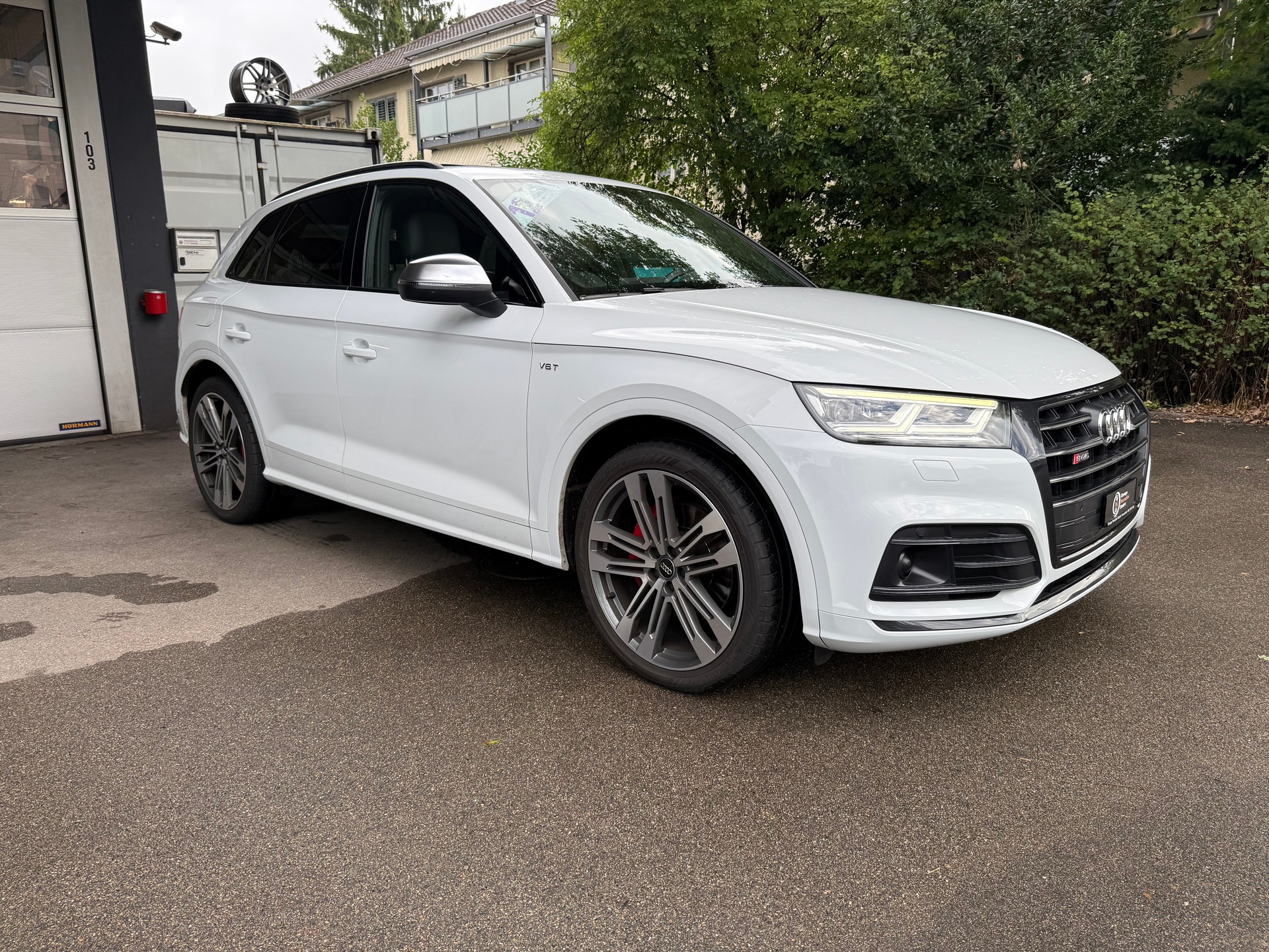 AUDI SQ5-image-1