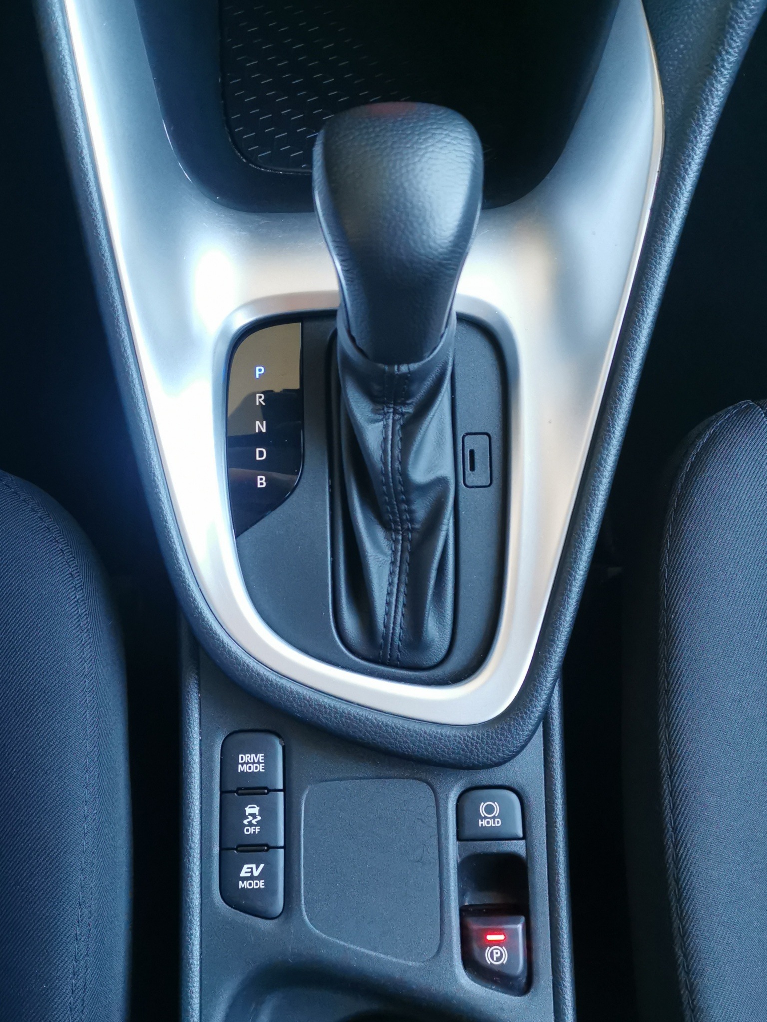 MAZDA 2 Hybrid Centre-line-image-19