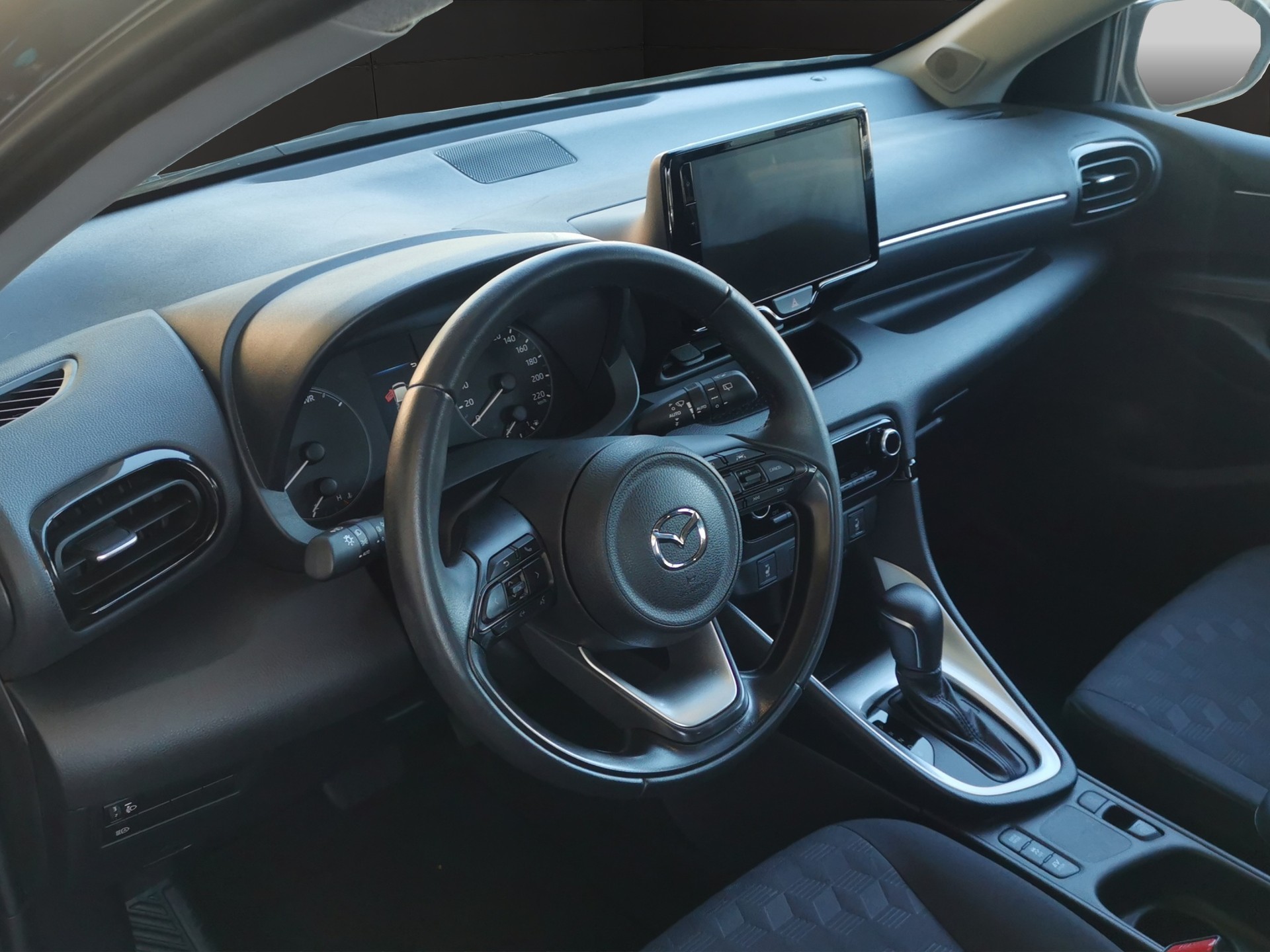 MAZDA 2 Hybrid Centre-line-image-9