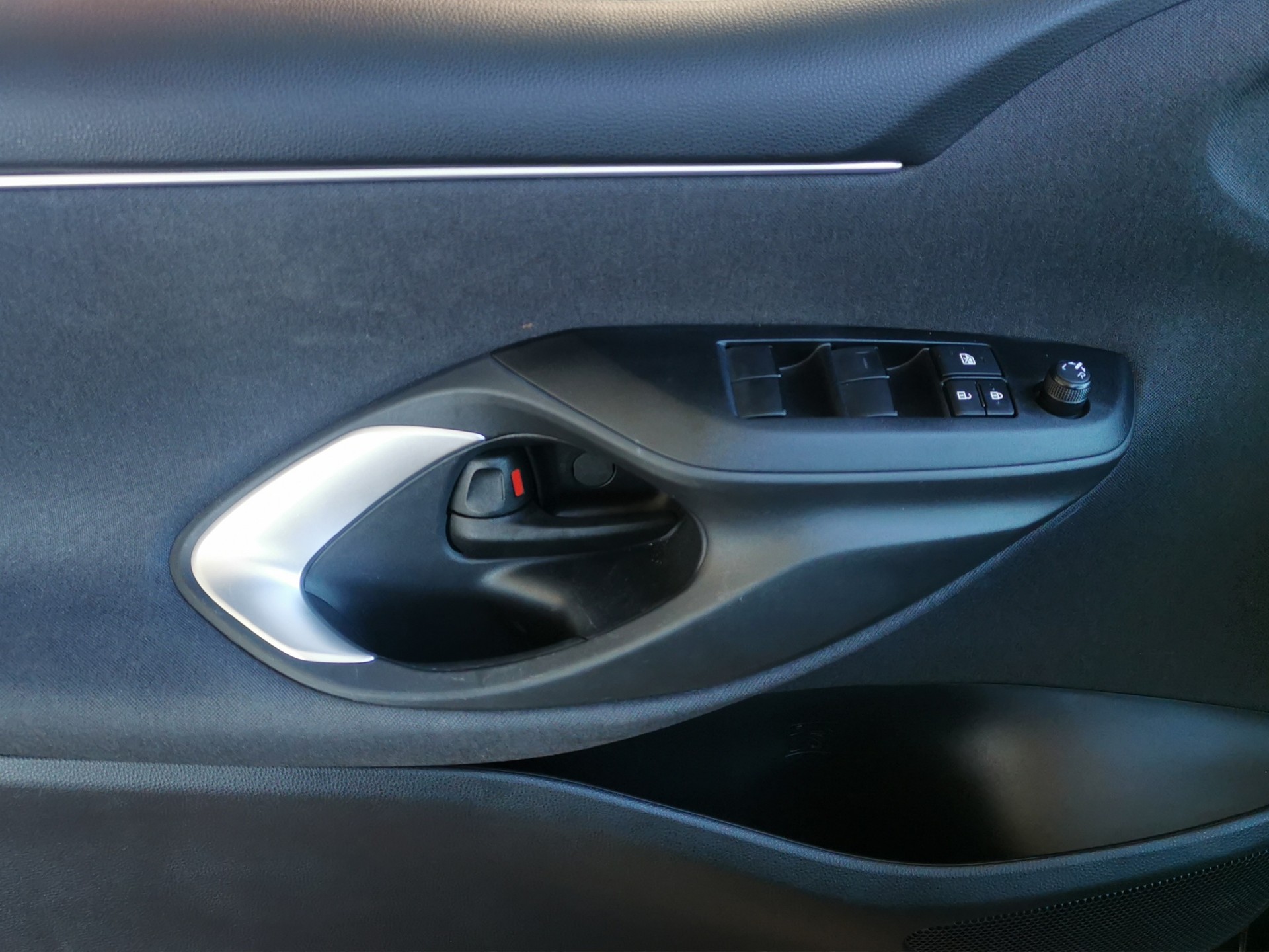MAZDA 2 Hybrid Centre-line-image-11