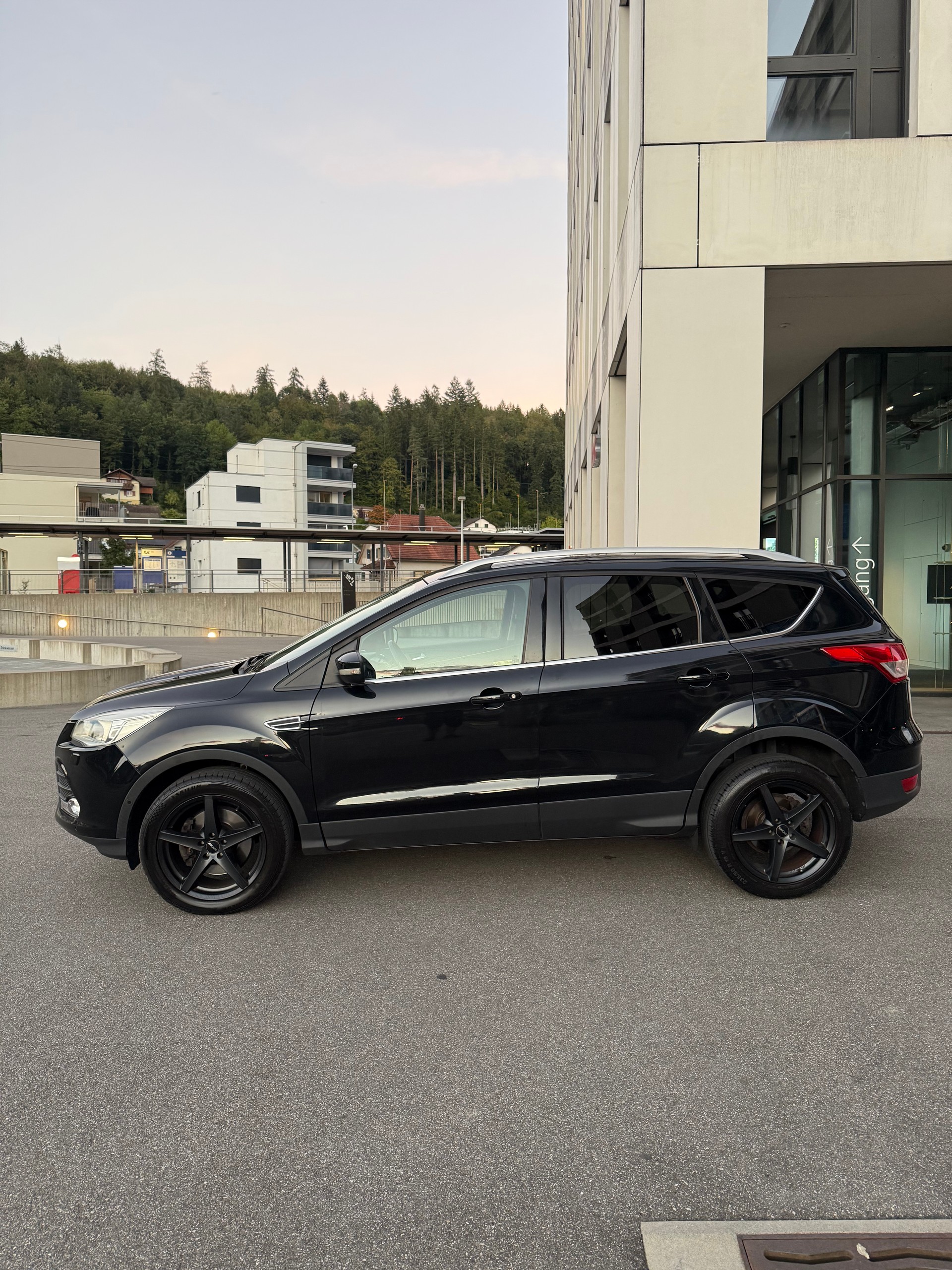 FORD Kuga 2.0 TDCi Carving 4WD-showroom-element-2