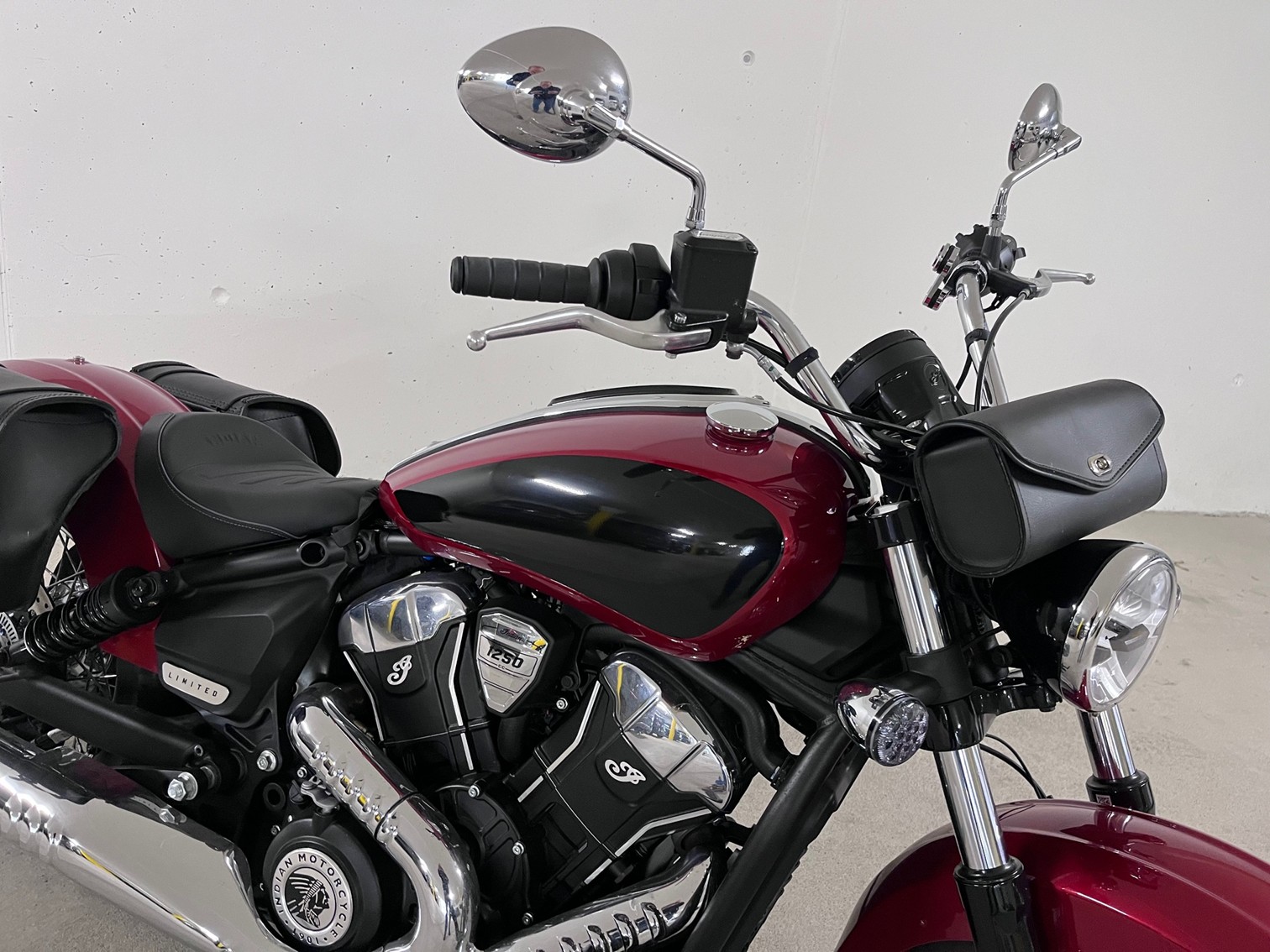 INDIAN Classic Ltd + Tech-image-3