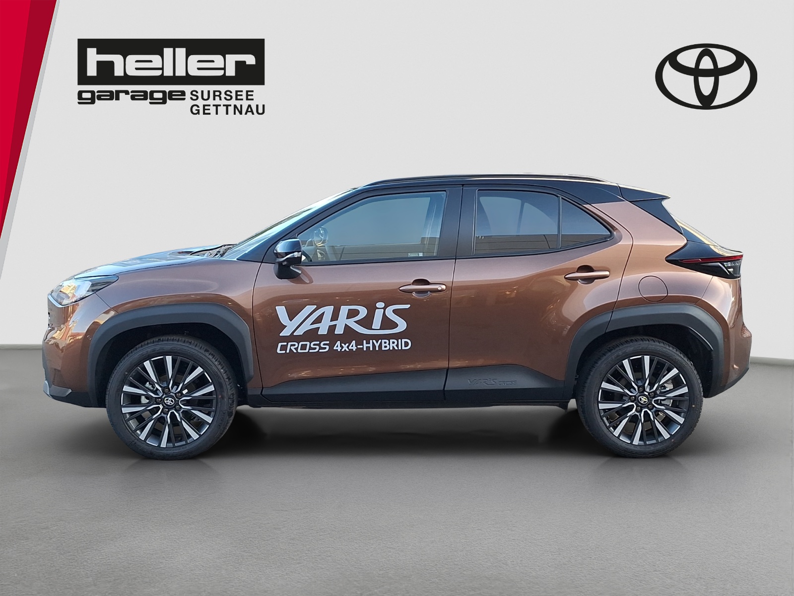 TOYOTA Yaris Cross 1.5 VVT-i HSD Premium AWD-i-showroom-element-1
