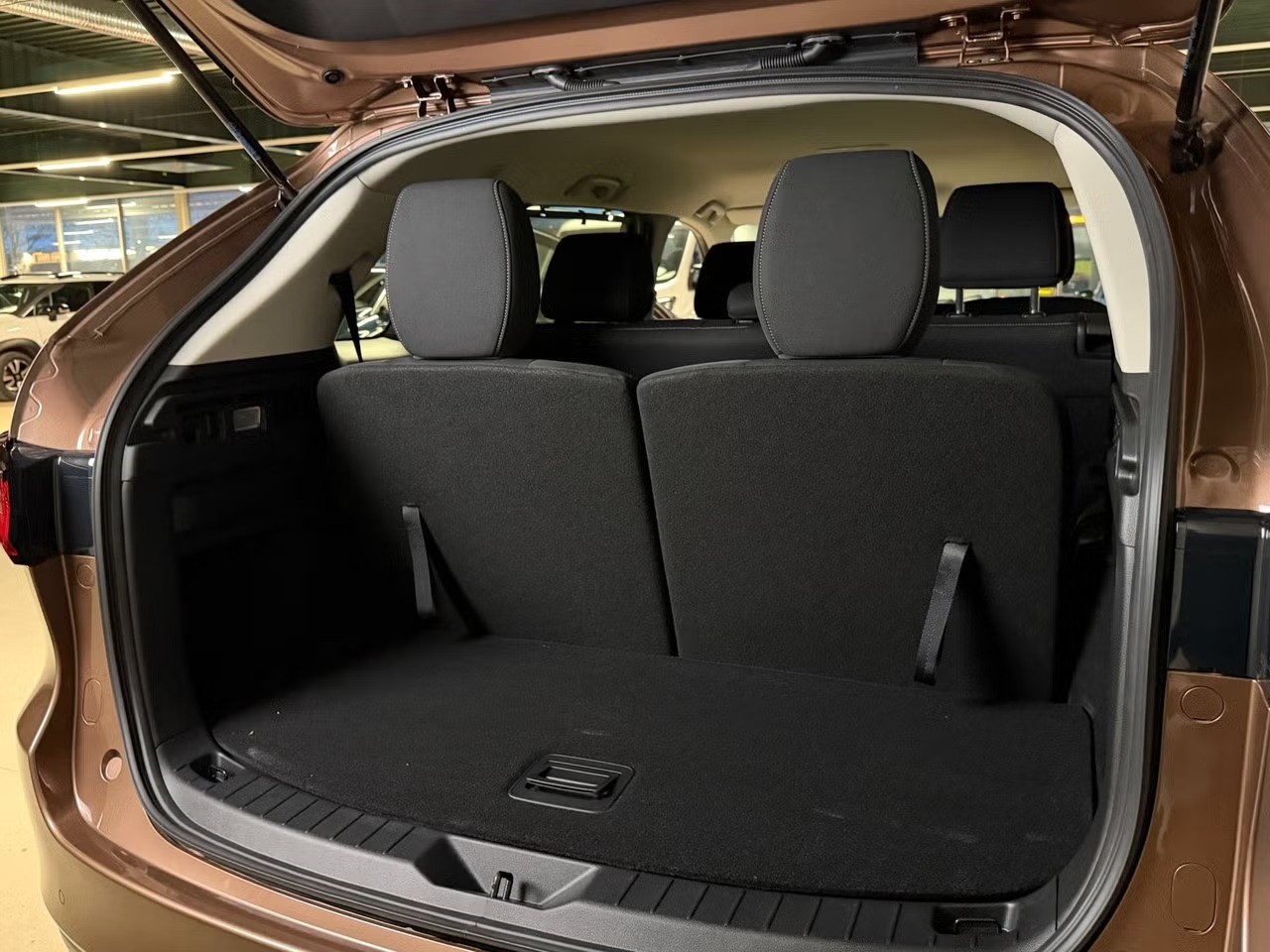 MAZDA CX-80 e-Skyactiv PHEV 327 AWD Exclusive-Line-showroom-element-3