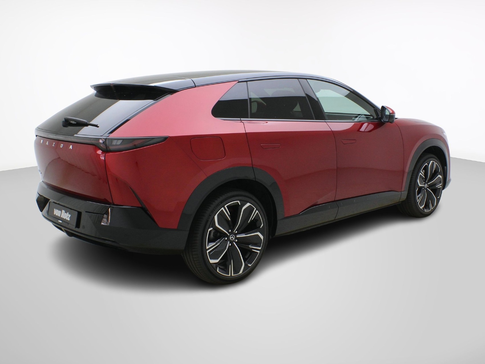 MAZDA CX-6e Takumi-showroom-element-3