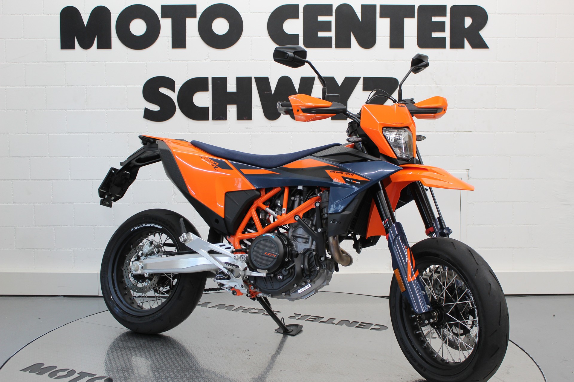 KTM 690 SMC R-image-1