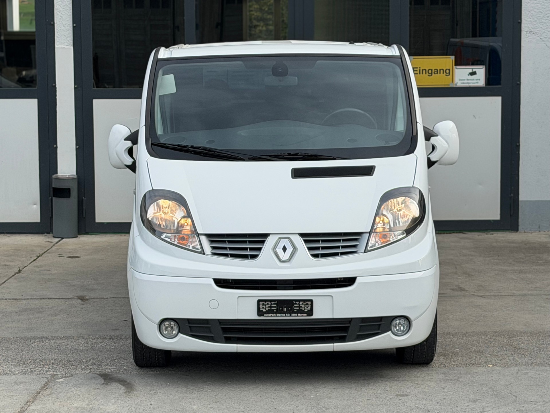 RENAULT Trafic 2.0 dCi Eco Passenger Swiss Edition A-showroom-element-1