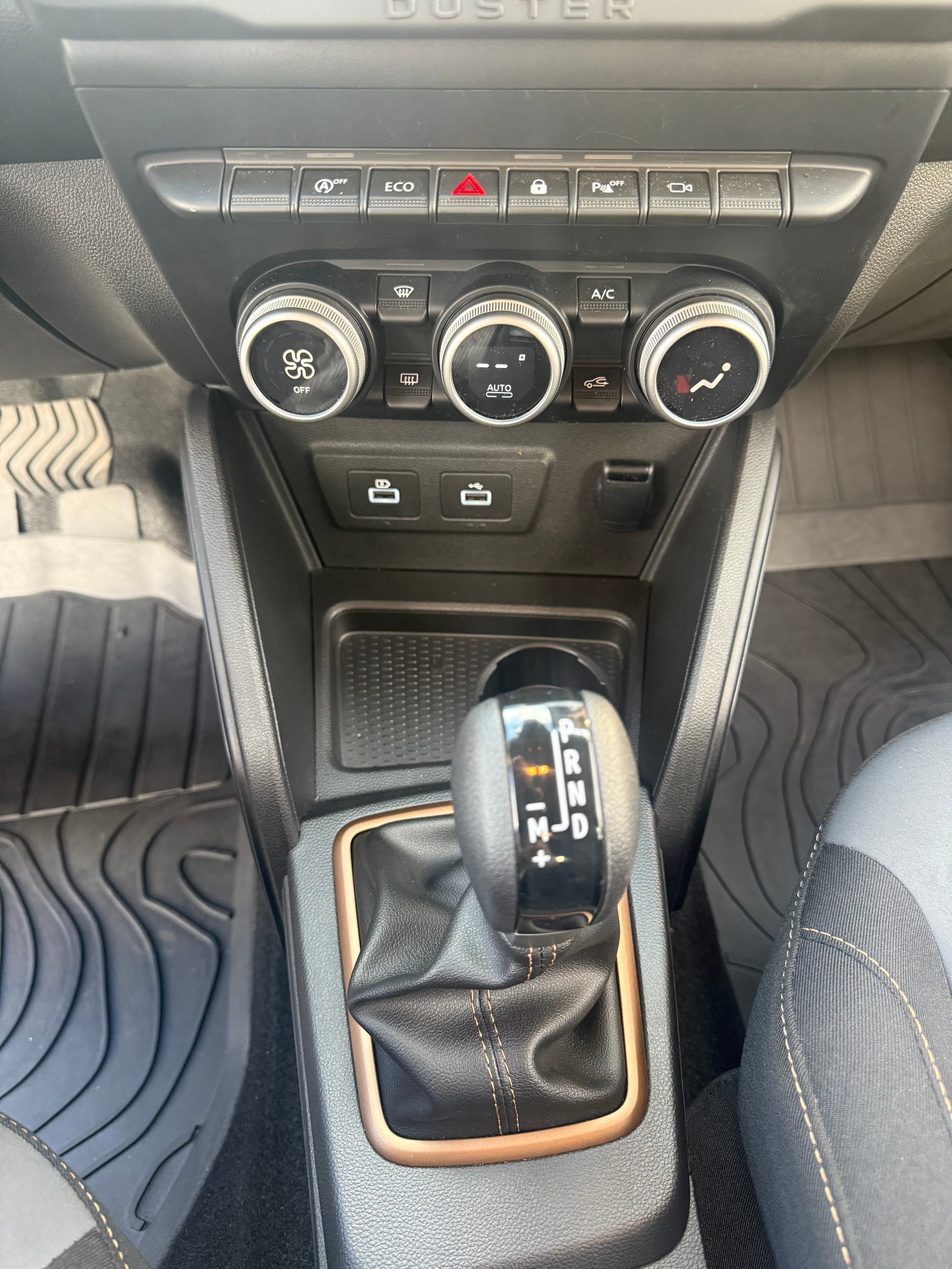 DACIA Duster TCe 150 Extreme EDC 4x2-image-13