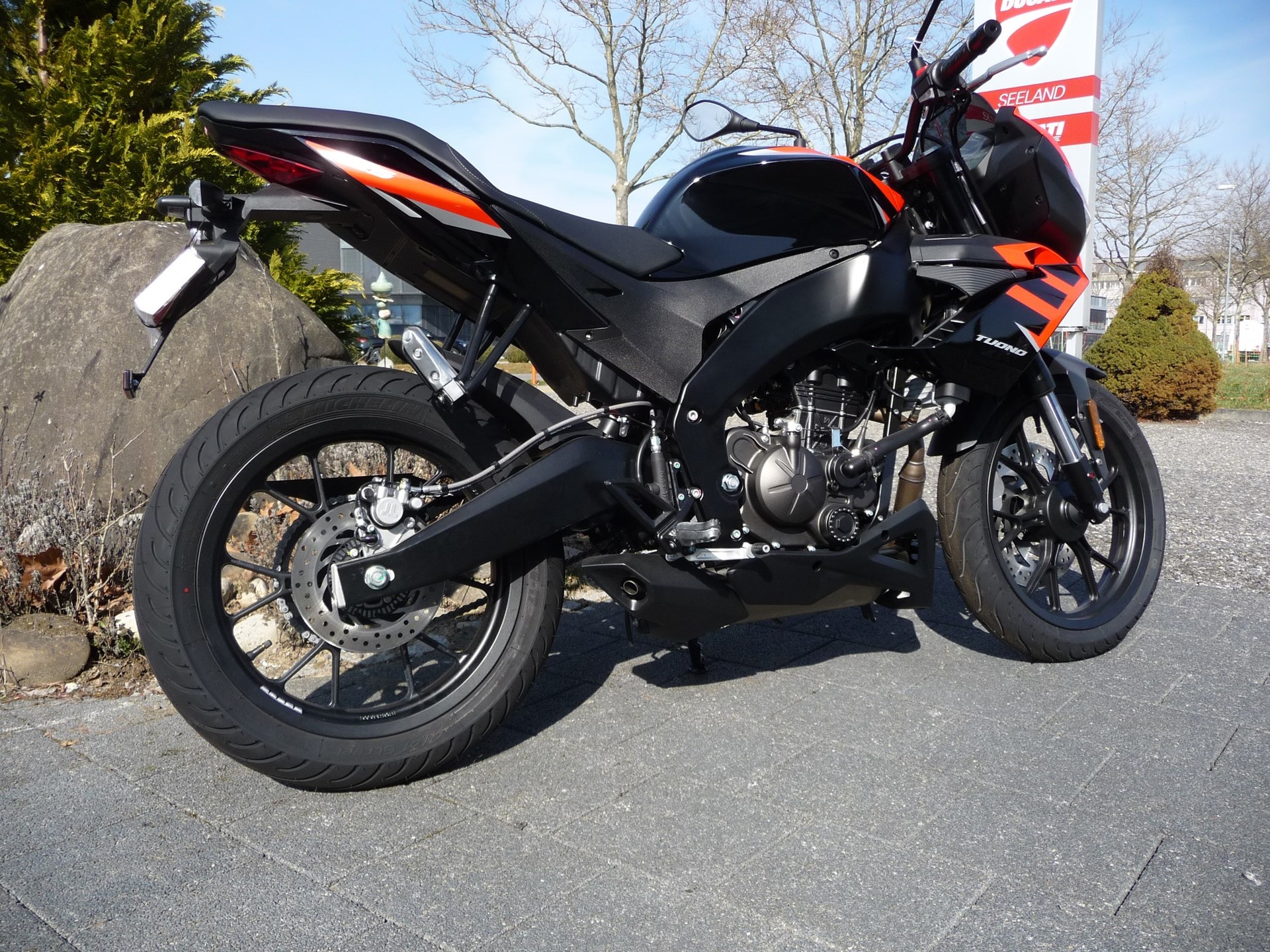 APRILIA Tuono 125-image-2