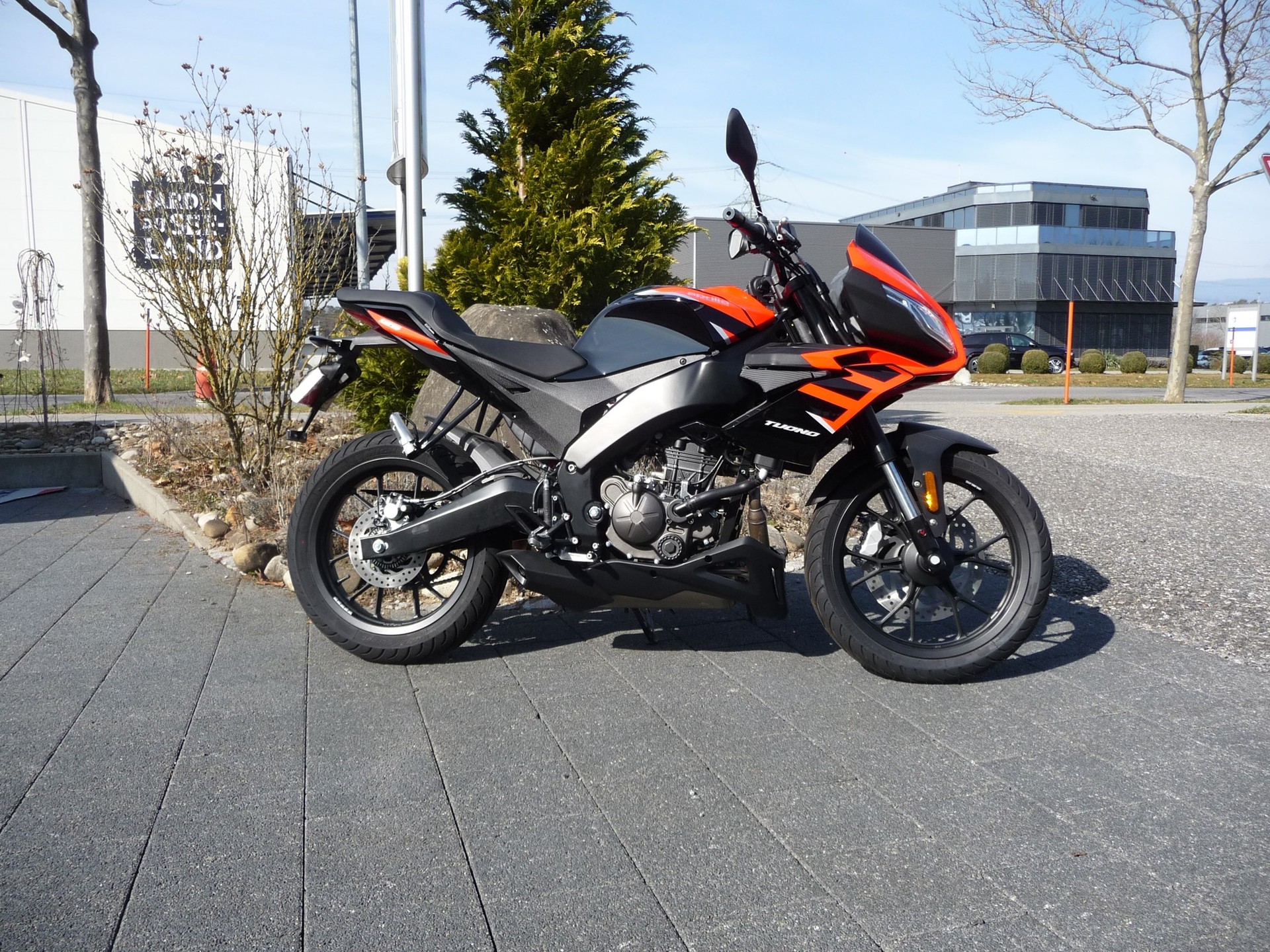 APRILIA Tuono 125-image-1