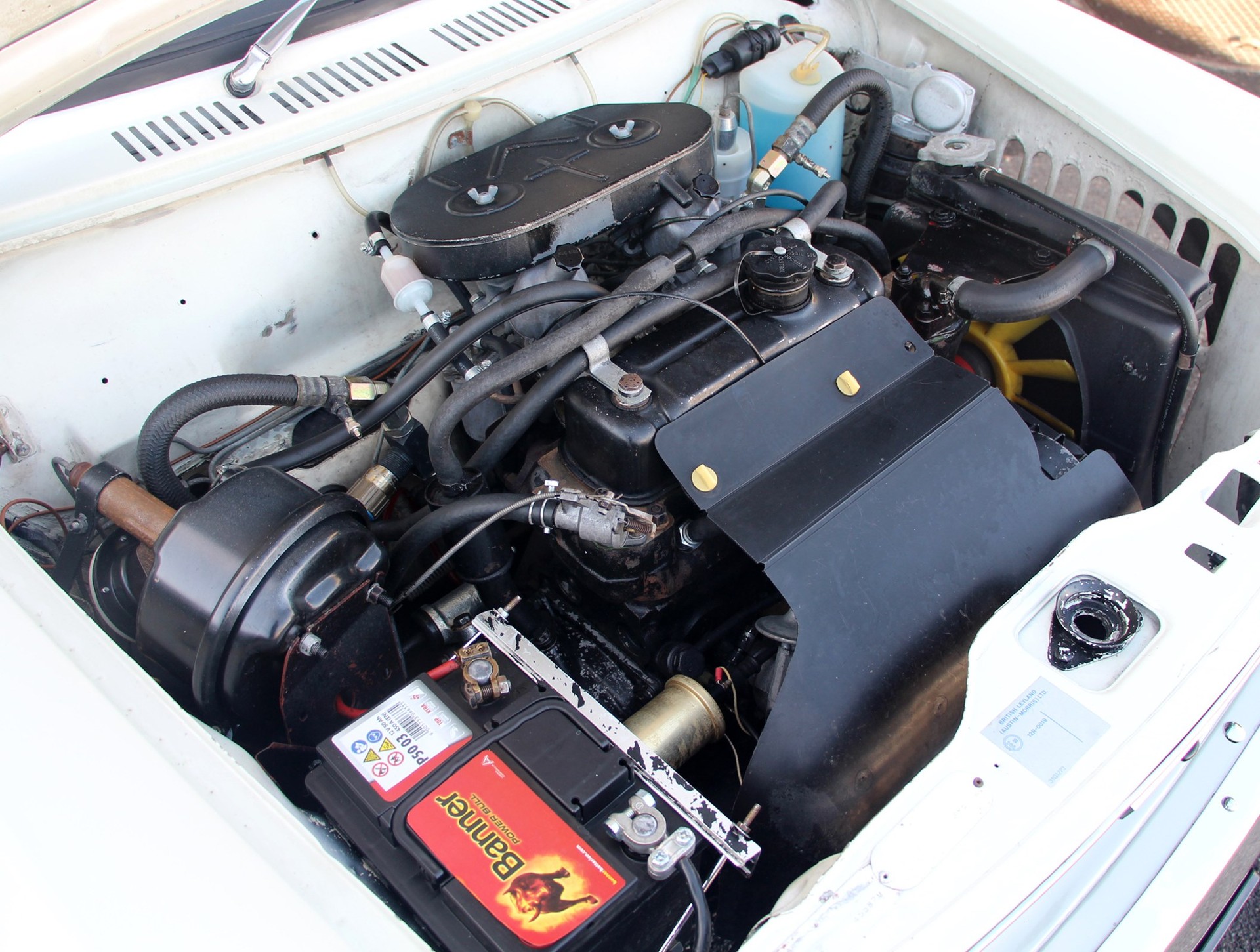 AUSTIN 1300 GT-image-15
