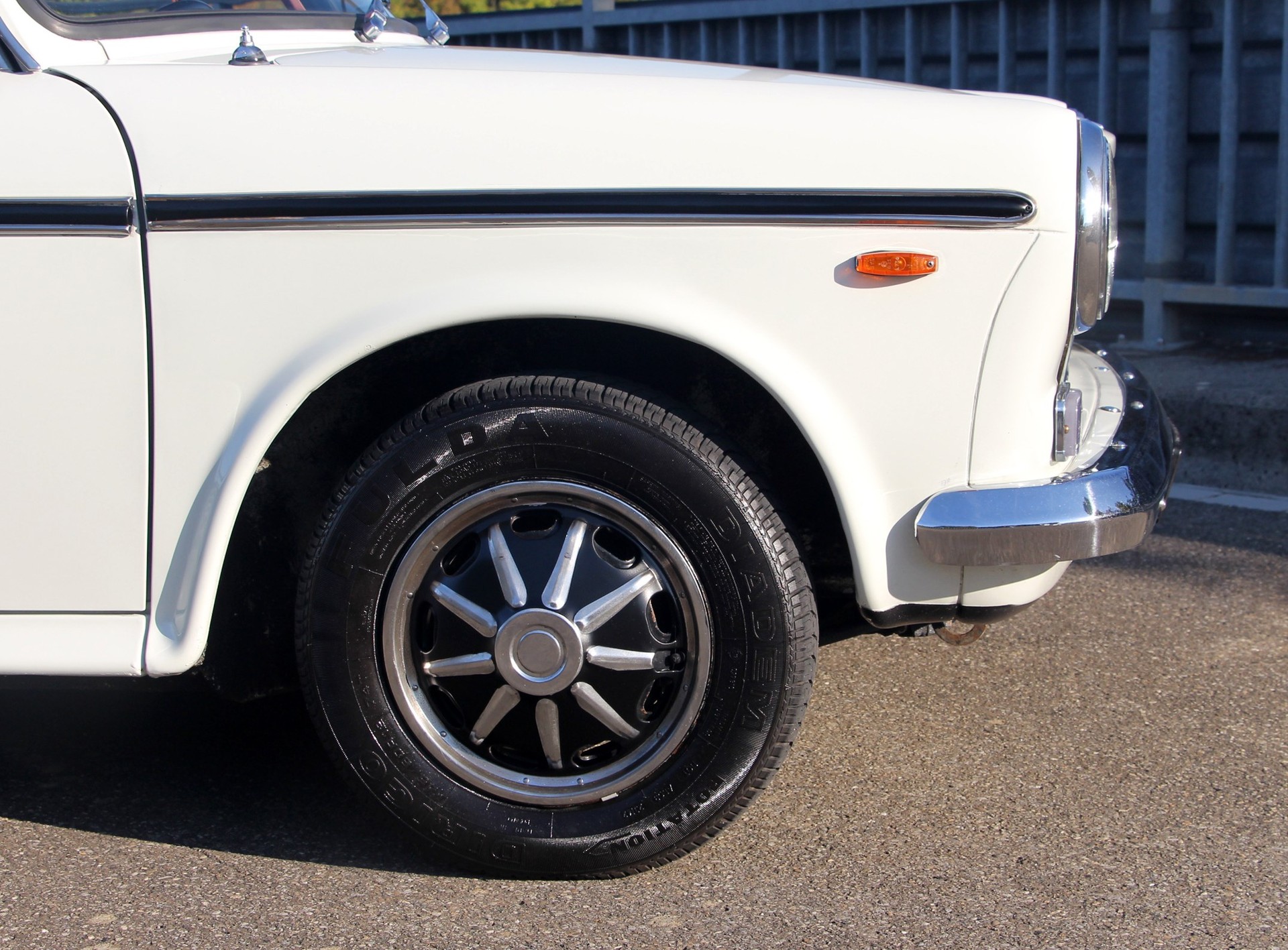 AUSTIN 1300 GT-image-16