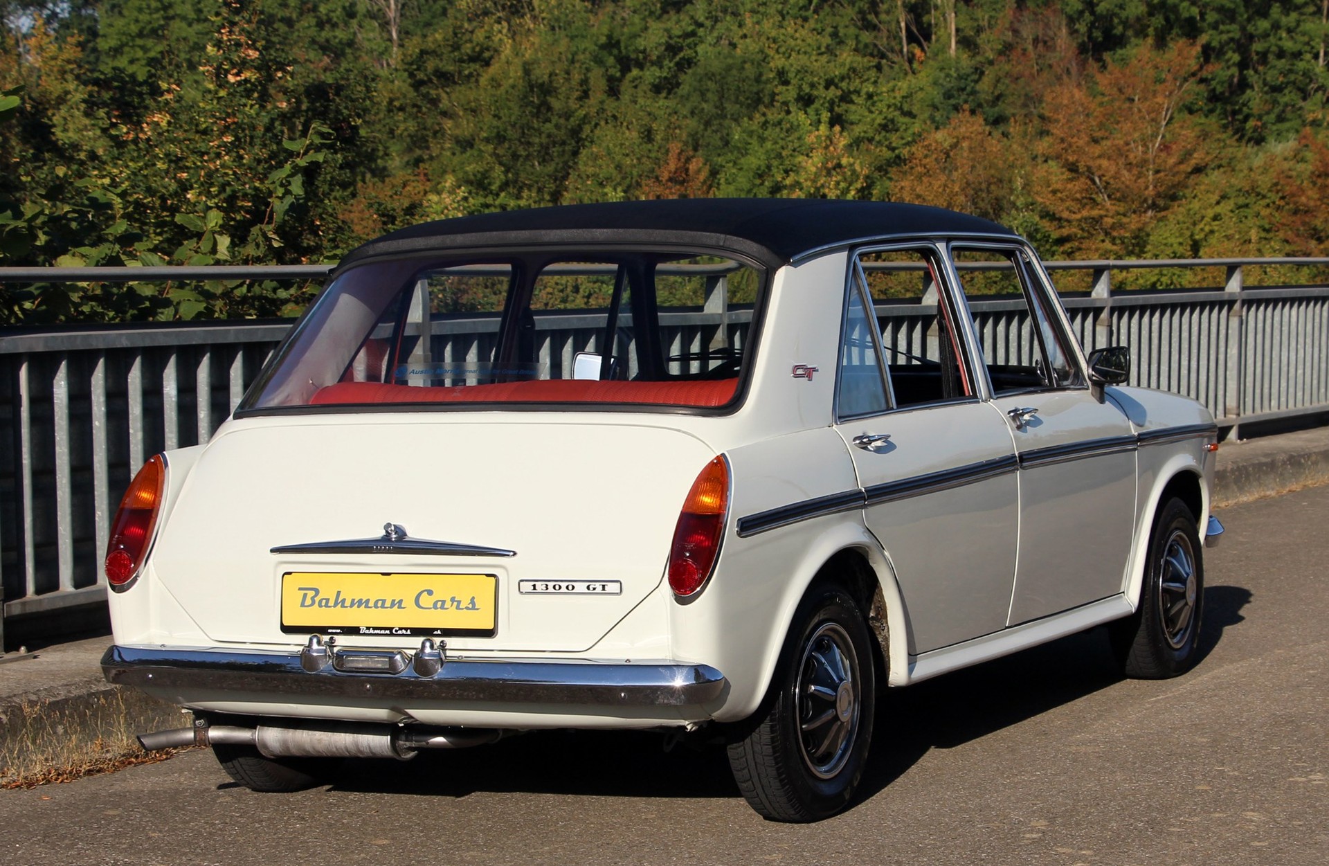 AUSTIN 1300 GT-image-5