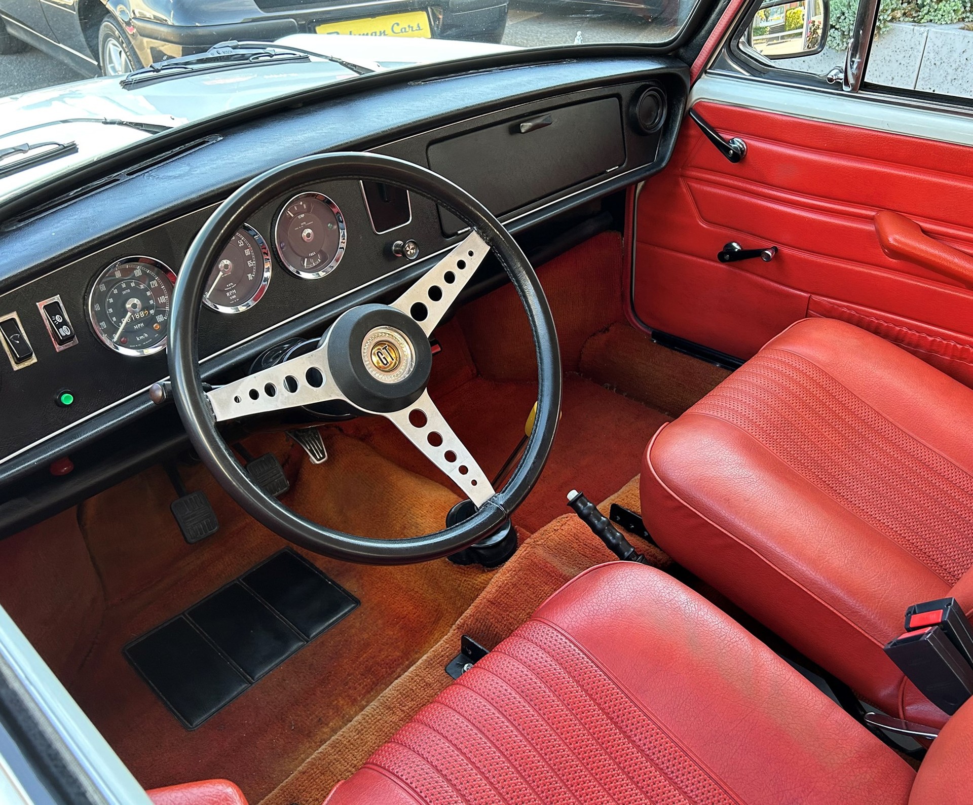 AUSTIN 1300 GT-image-6